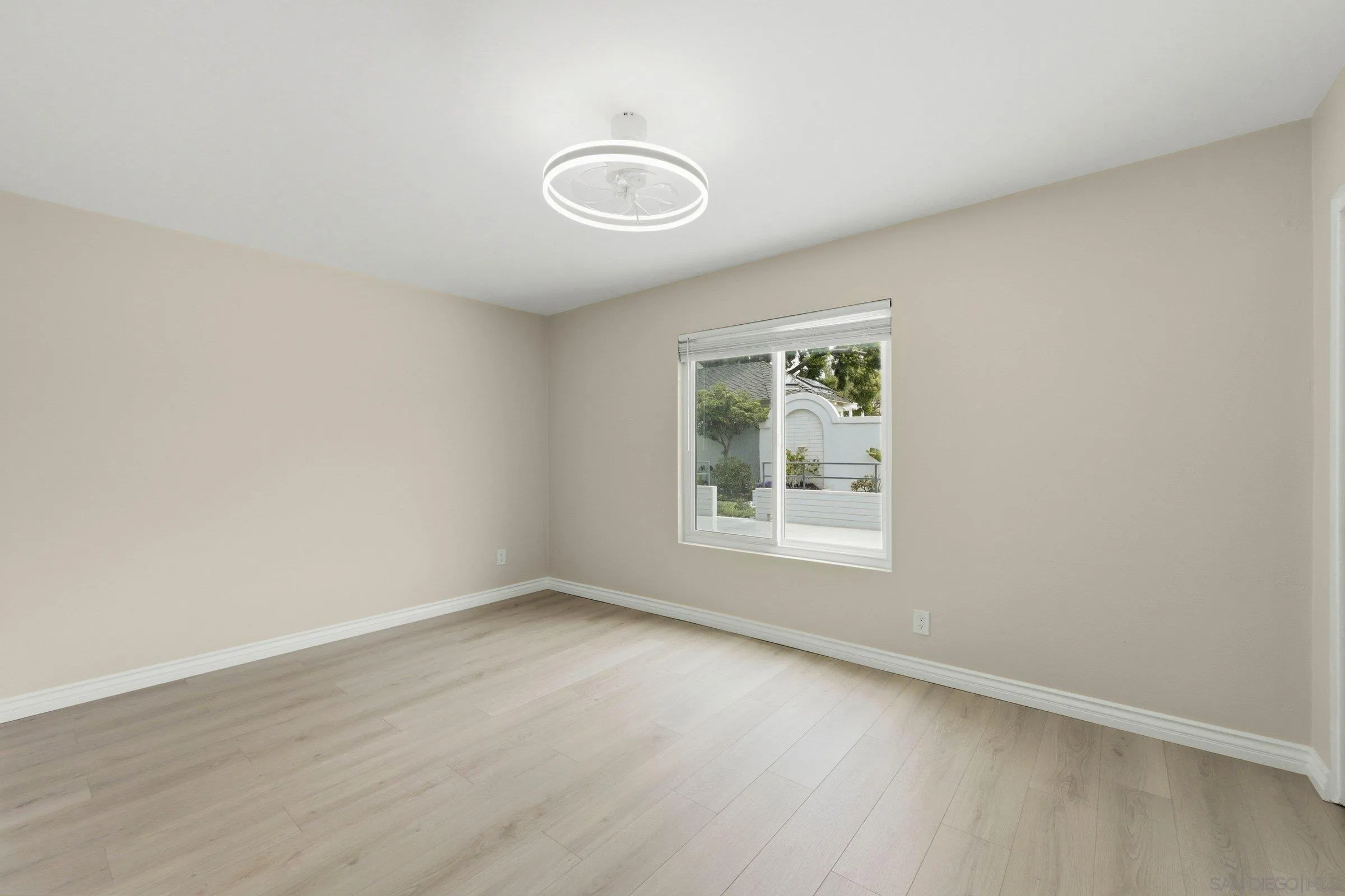 Photo #12: 260010180 Listing: Photo #12