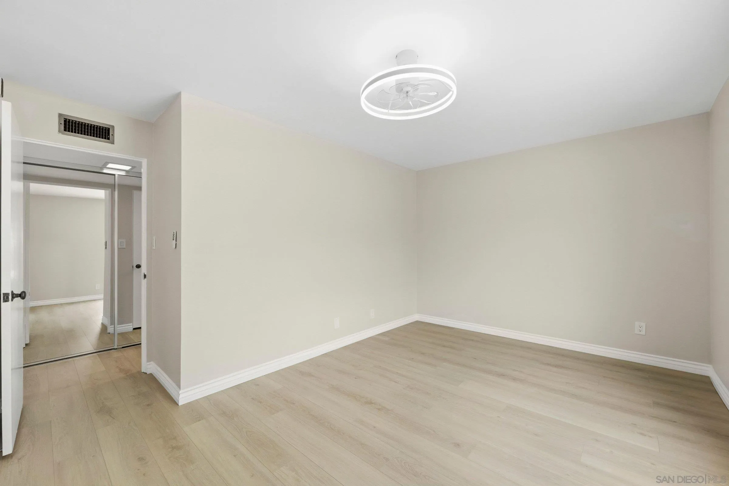 Photo #14: 260010180 Listing: Photo #14