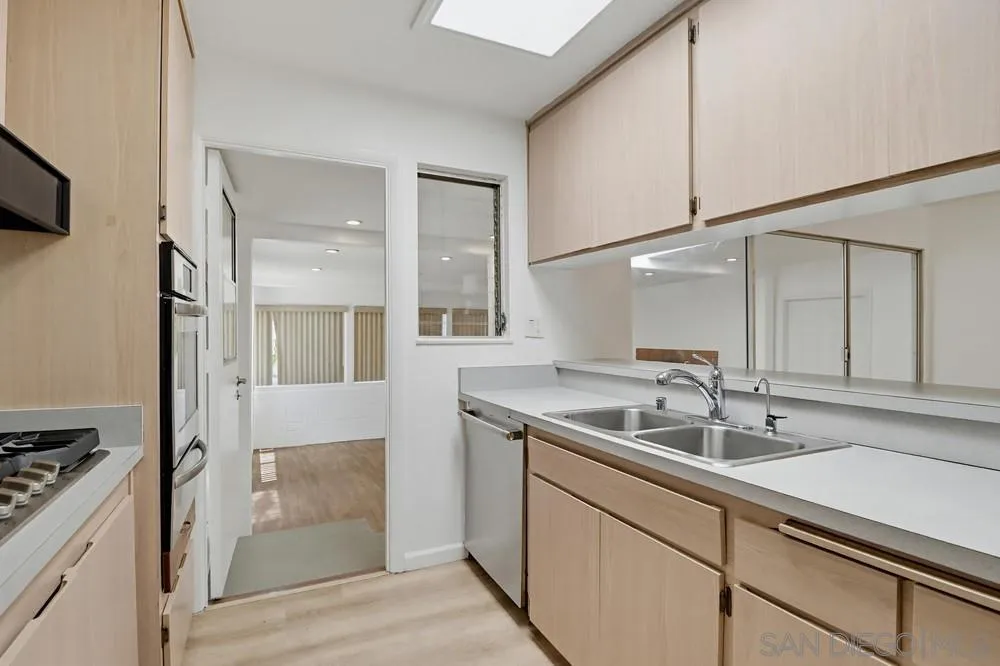 https://cdn.realtyfeed.com/cdn/127/260010182/b2235094b5db121599f87e698a749e73.webp