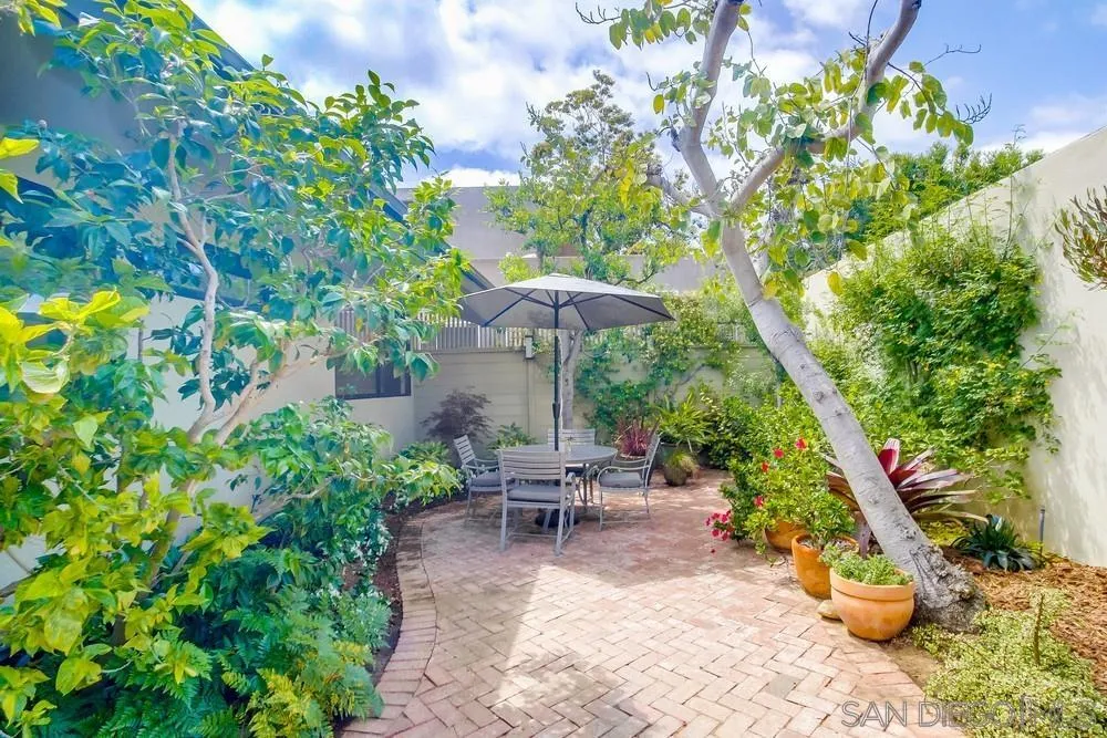https://cdn.realtyfeed.com/cdn/127/260010184/f0b5c638d67b4a24329f4293a1784b6e.webp