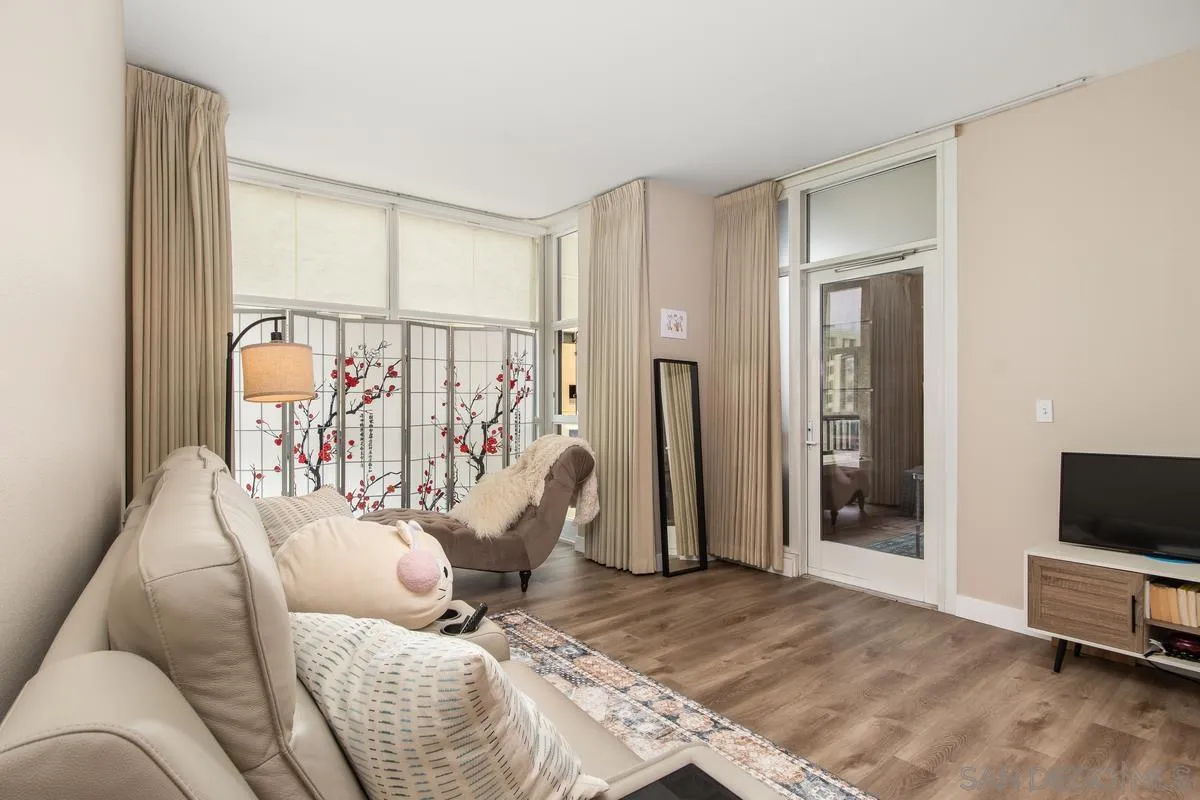 https://cdn.realtyfeed.com/cdn/127/260010186/f99fb25101d1068eb1f2f0d0c3179a55.webp
