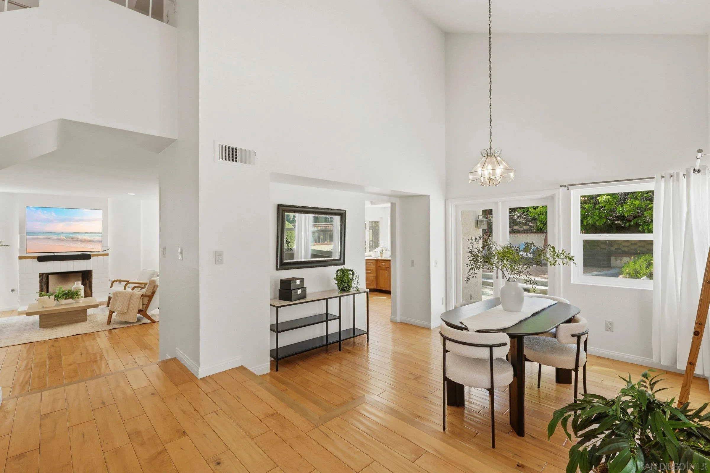 https://cdn.realtyfeed.com/cdn/127/260010191/6e78b50b4c0e4117ededa53f406a7f6c.webp