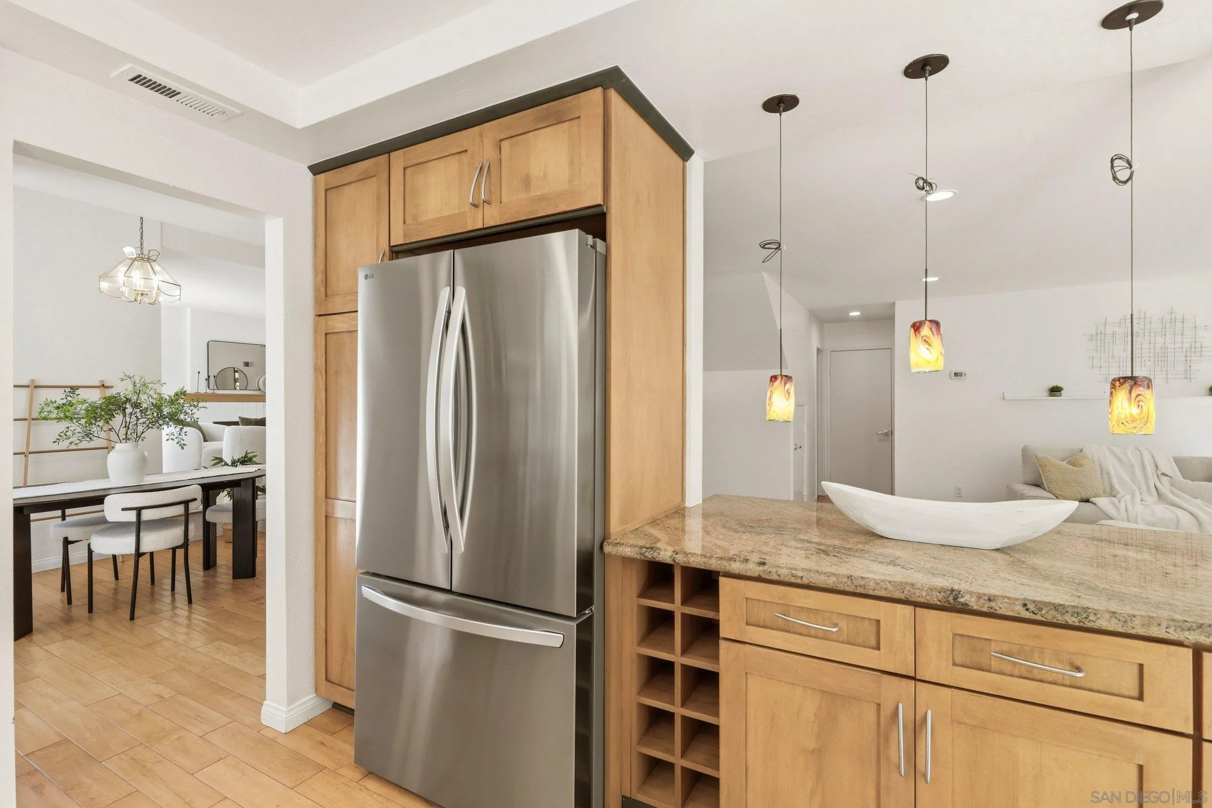 https://cdn.realtyfeed.com/cdn/127/260010191/a1e087333fc7bd6395f81604a64c20e7.webp