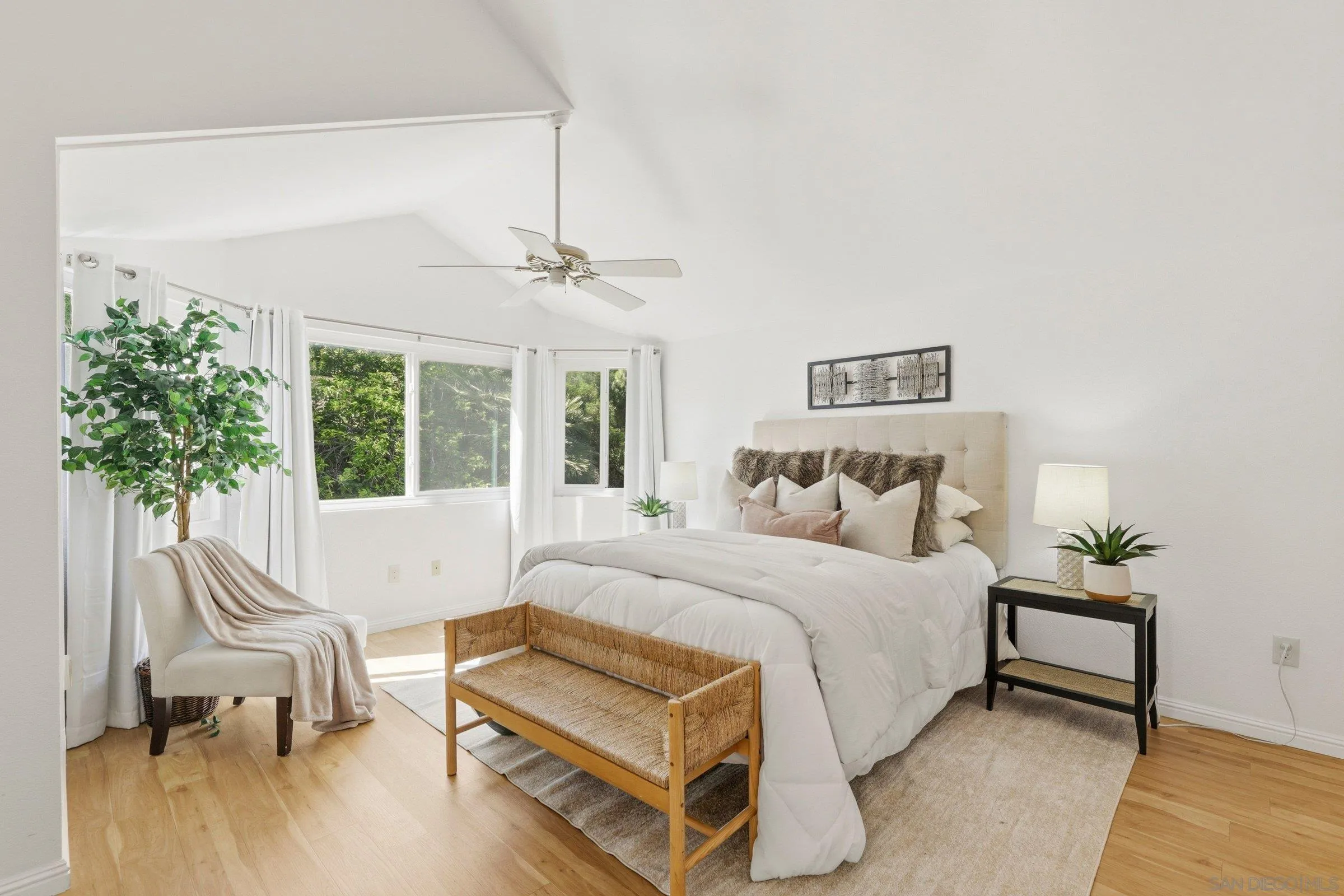 https://cdn.realtyfeed.com/cdn/127/260010191/bae83be5081754d43d71a09c33793486.webp
