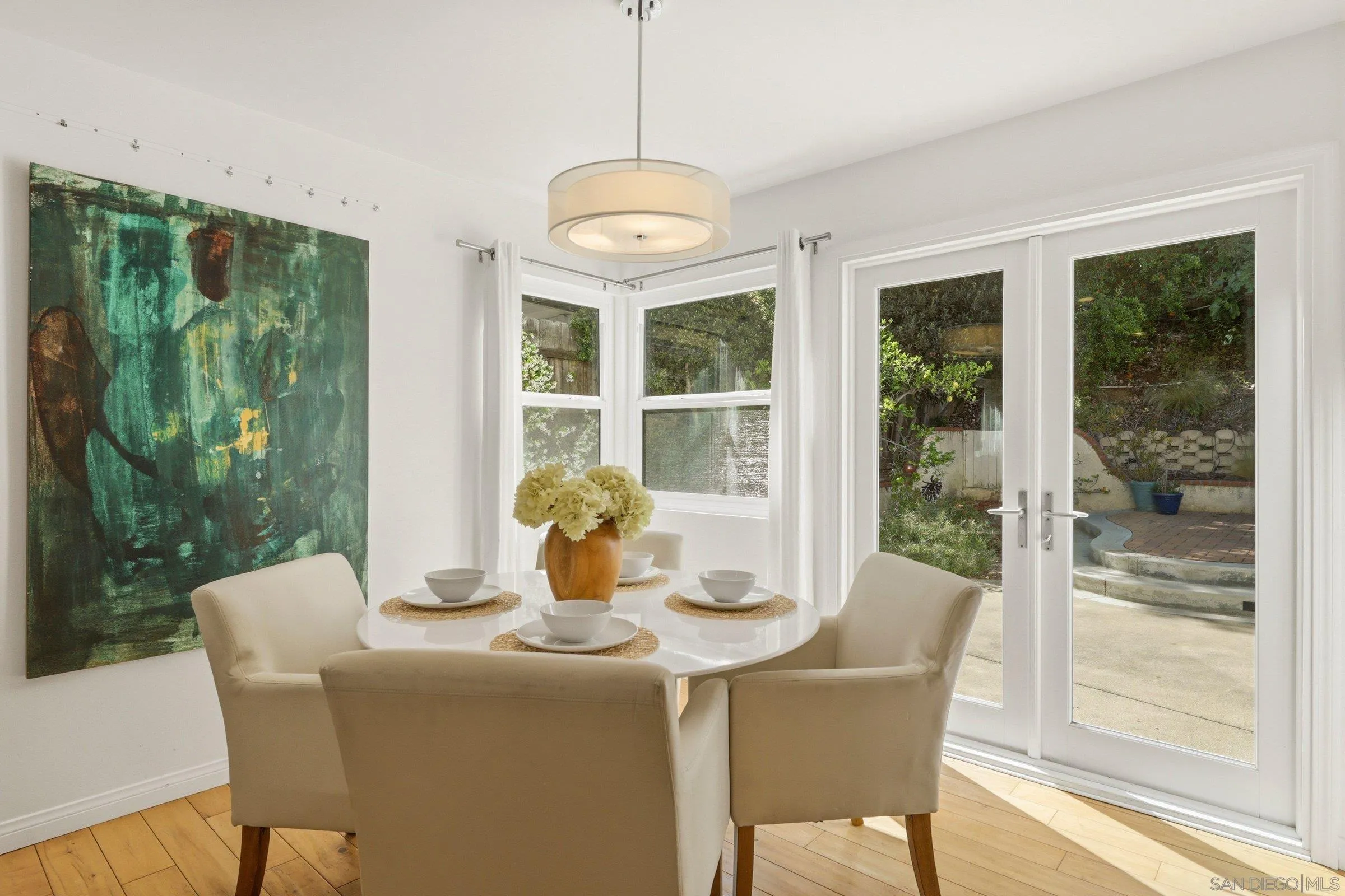 https://cdn.realtyfeed.com/cdn/127/260010191/c190f1d1aedd9f5630935a2b63908727.webp