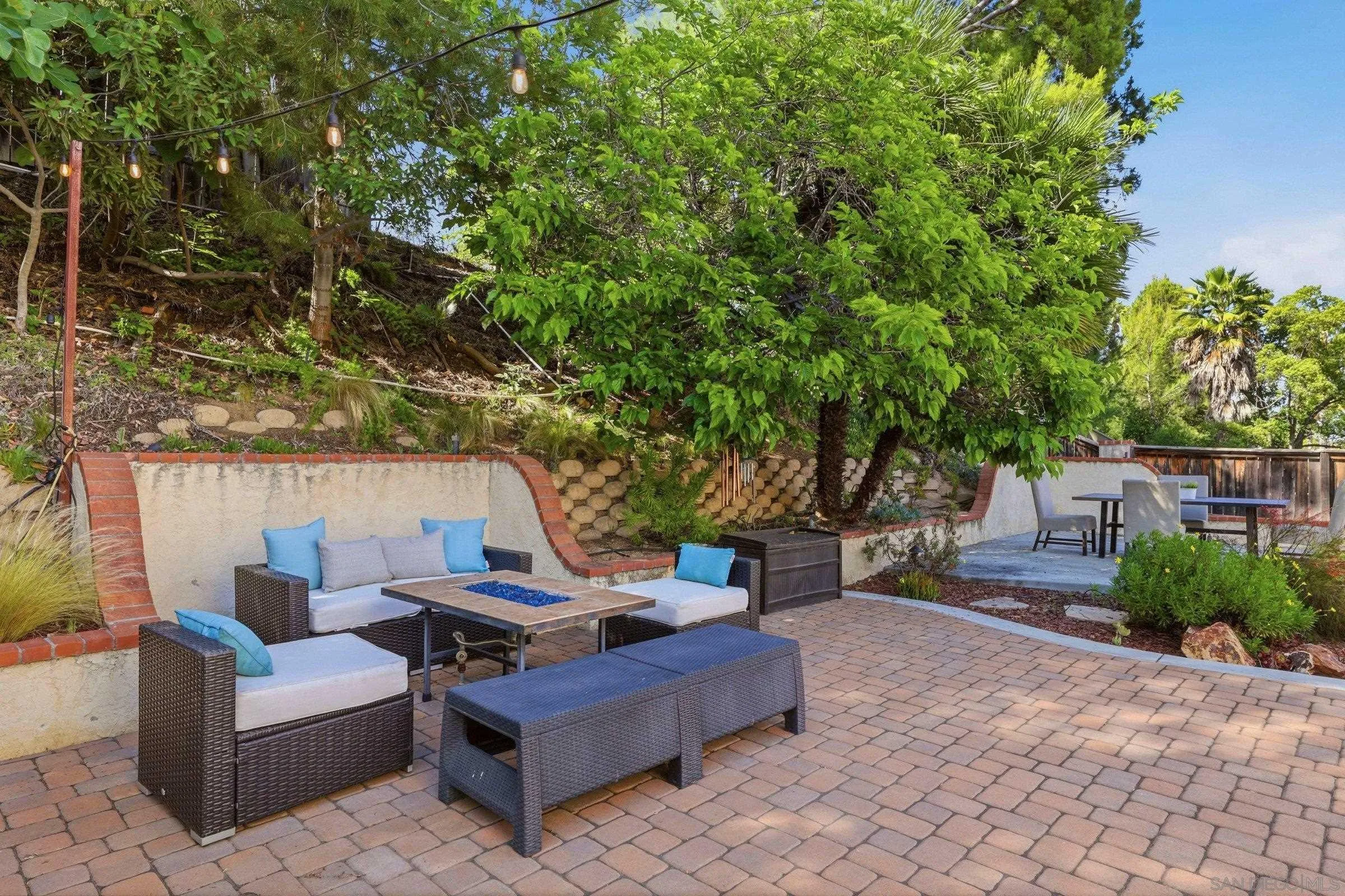 https://cdn.realtyfeed.com/cdn/127/260010191/e86df9d39383225c4ad76d321f8823c8.webp