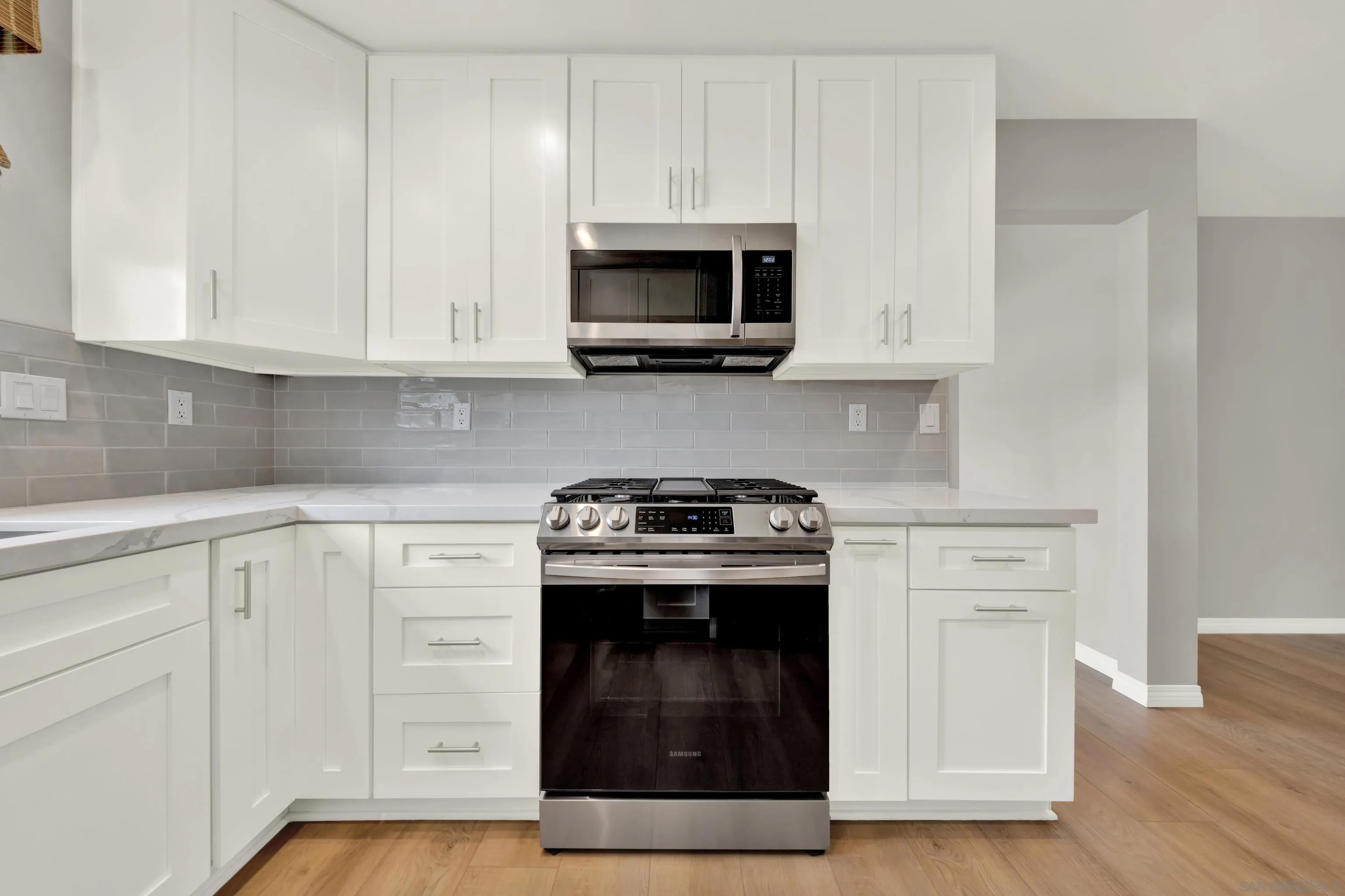 https://cdn.realtyfeed.com/cdn/127/260010193/0453f8e3a779293fbb5db6651ed8a098.webp