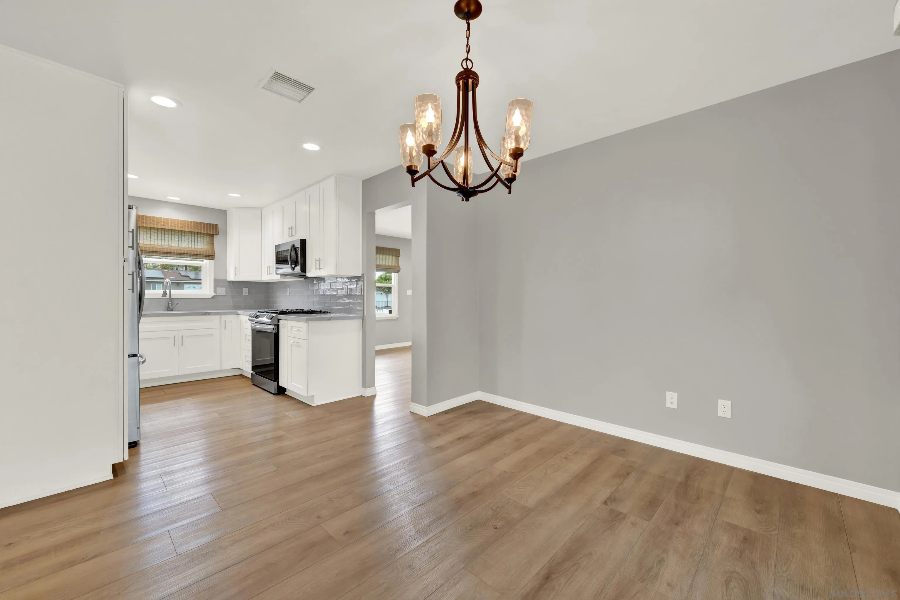 https://cdn.realtyfeed.com/cdn/127/260010193/3474d7f751d4476520d378291aa58f7a.webp
