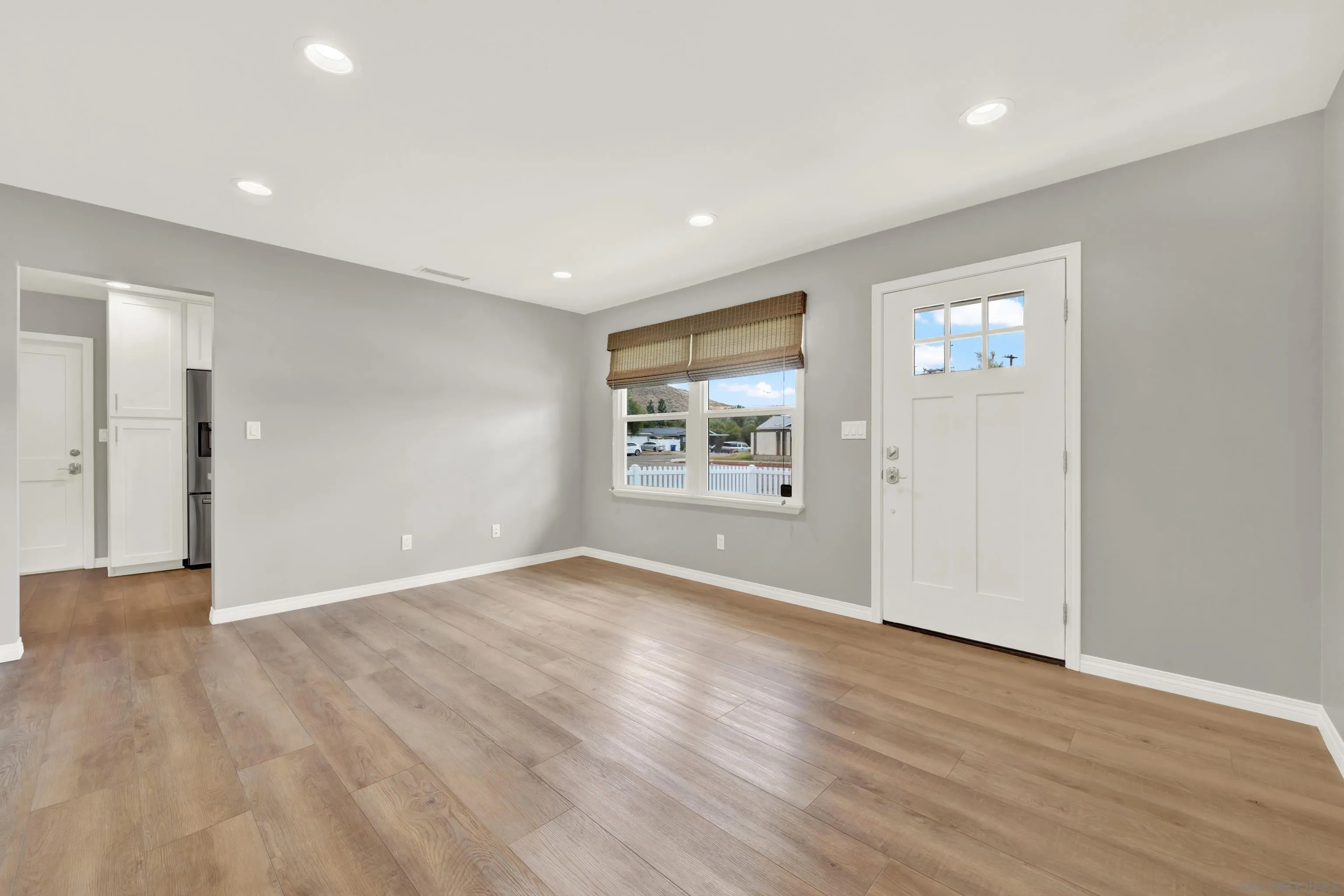 https://cdn.realtyfeed.com/cdn/127/260010193/75c36e169a3b17205571dbaac0aecc35.webp