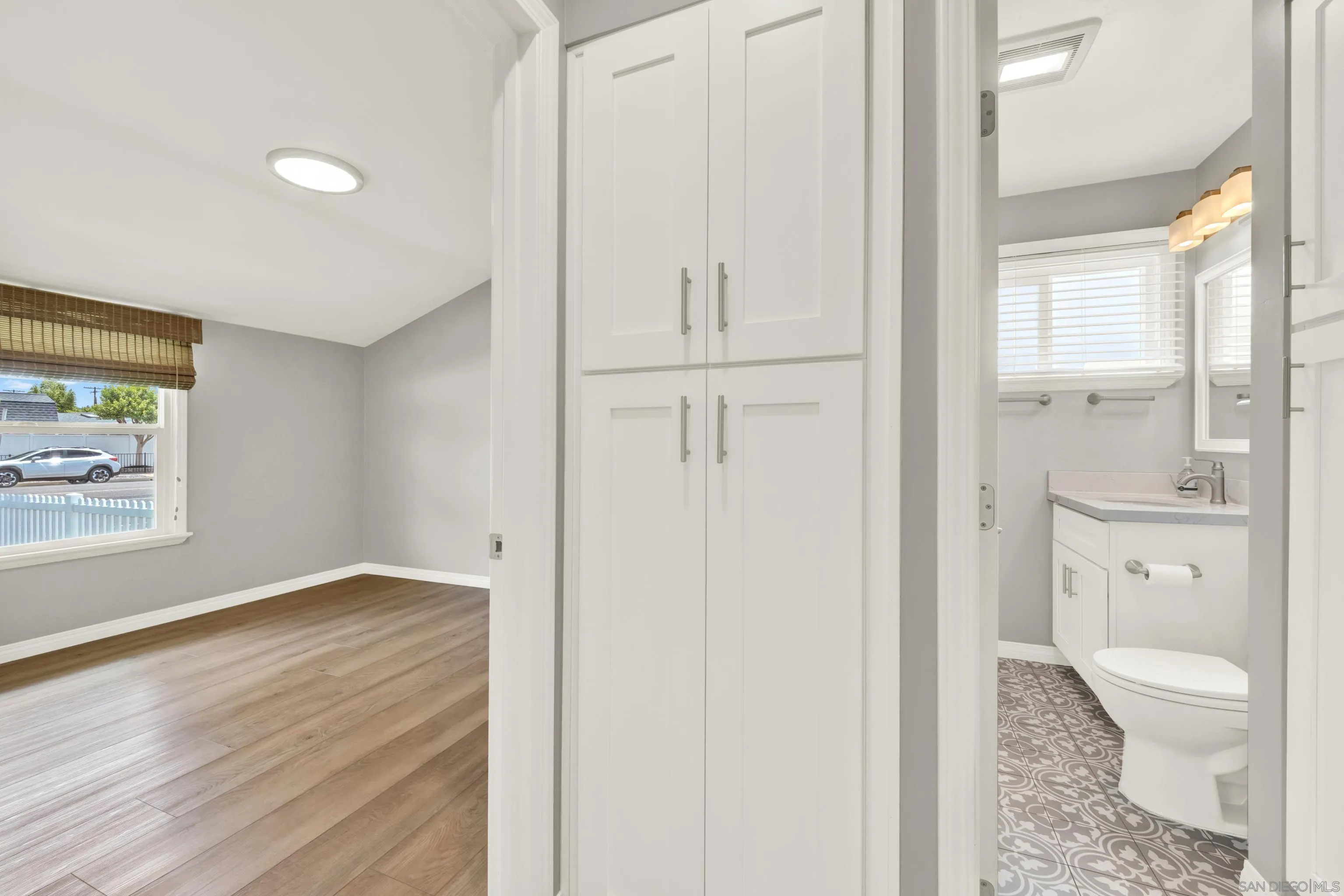 https://cdn.realtyfeed.com/cdn/127/260010193/943f26e2868e512cb6e4f9ac745ad72e.webp