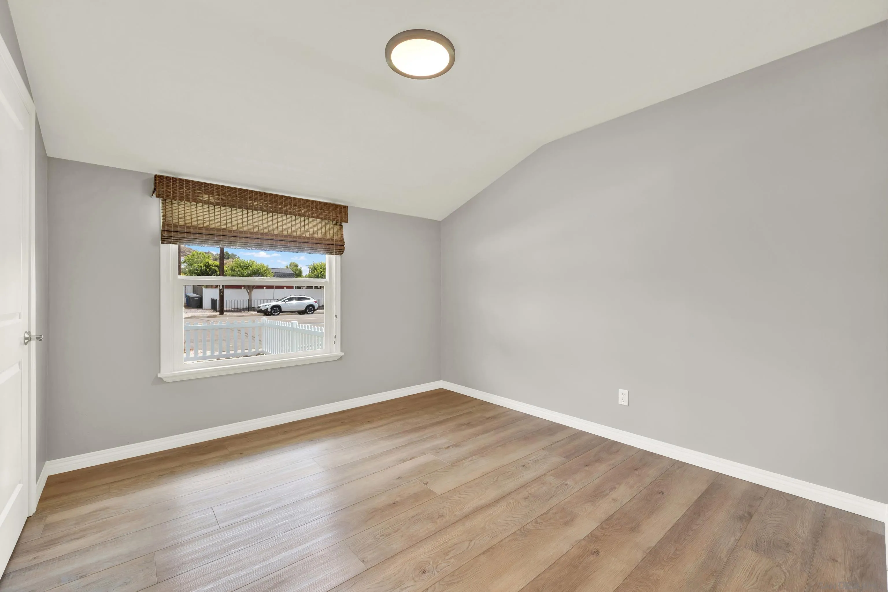 https://cdn.realtyfeed.com/cdn/127/260010193/9b2229d7301aa8edb8321e4d9038631c.webp