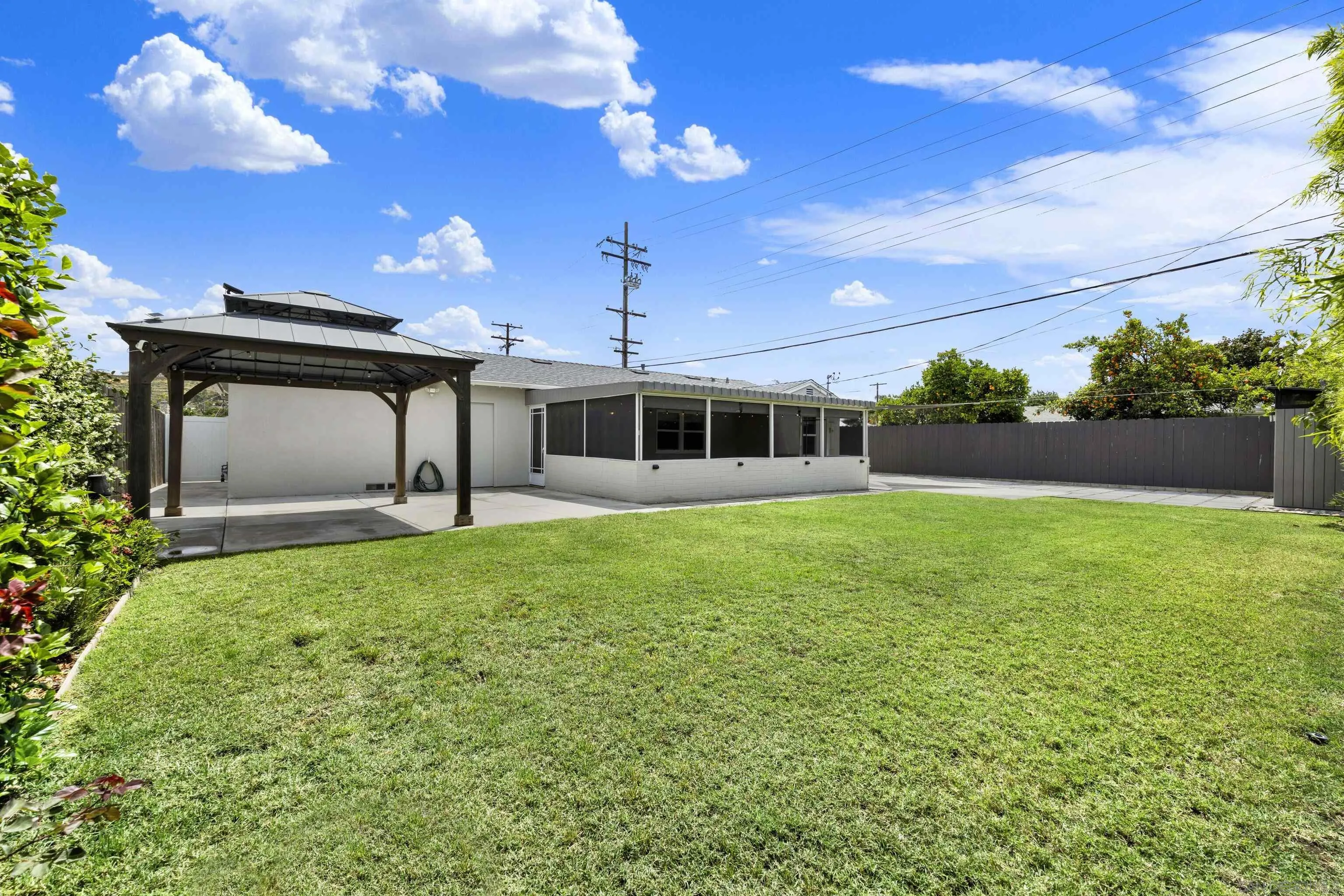 https://cdn.realtyfeed.com/cdn/127/260010193/b1805bd998362c708f827a338f35857f.webp