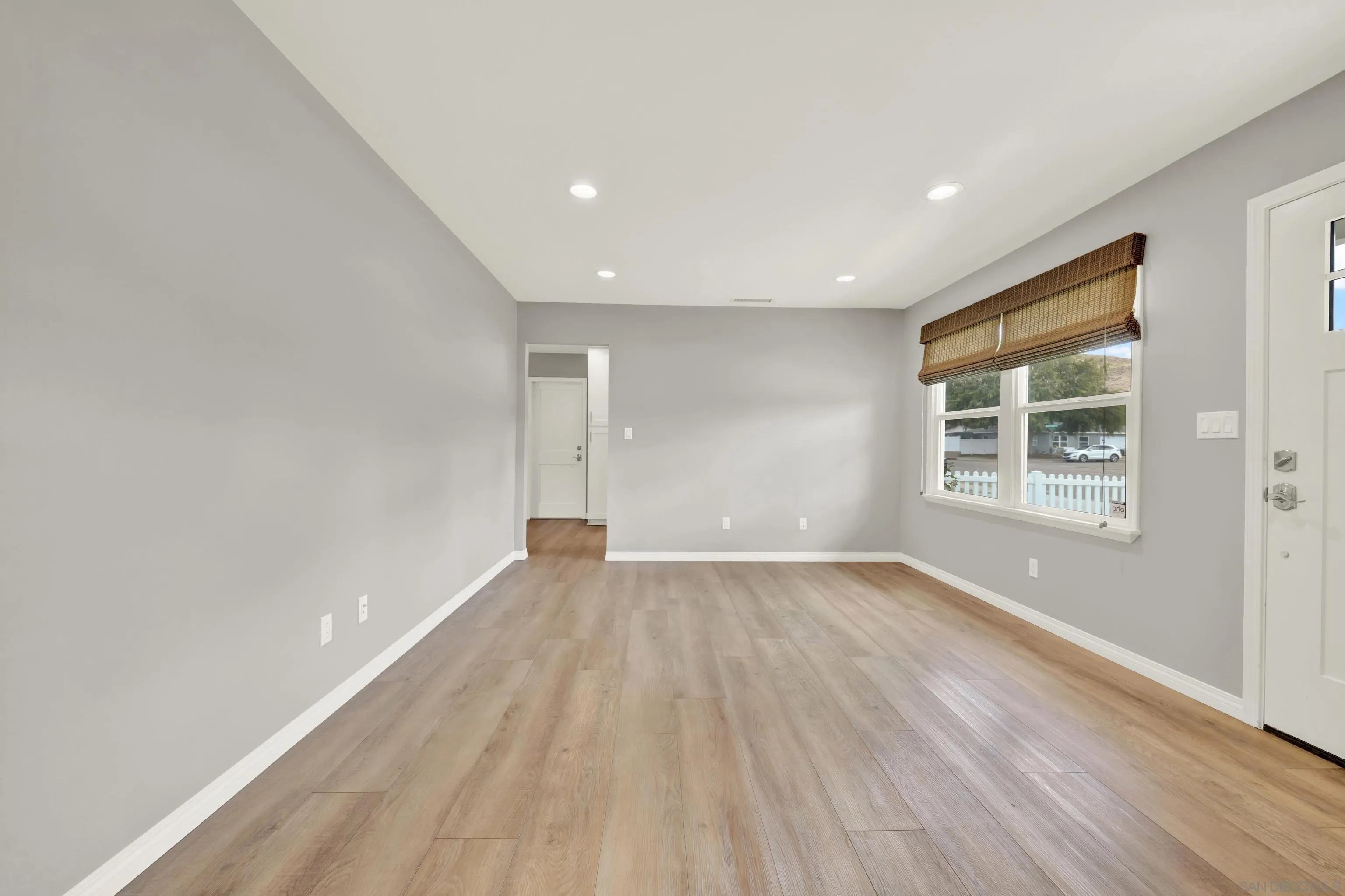 https://cdn.realtyfeed.com/cdn/127/260010193/d9463576a839f9811658371b094119bd.webp