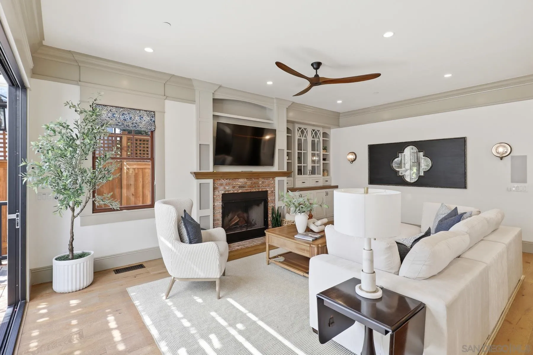https://cdn.realtyfeed.com/cdn/127/260010199/828f8e1ee98f96c07d3176d4079a6c62.webp