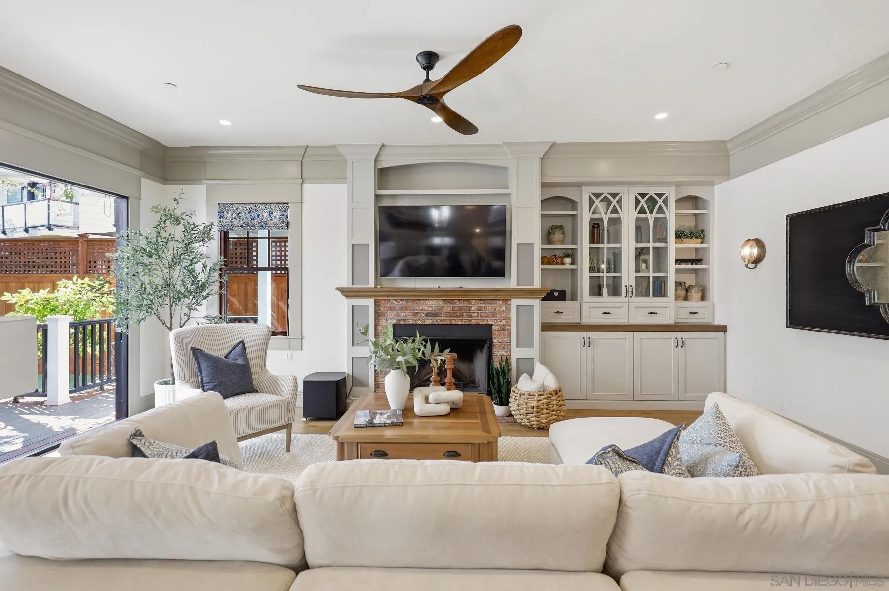 https://cdn.realtyfeed.com/cdn/127/260010199/90135d4eddba9374d3c7342a011e6caa.webp