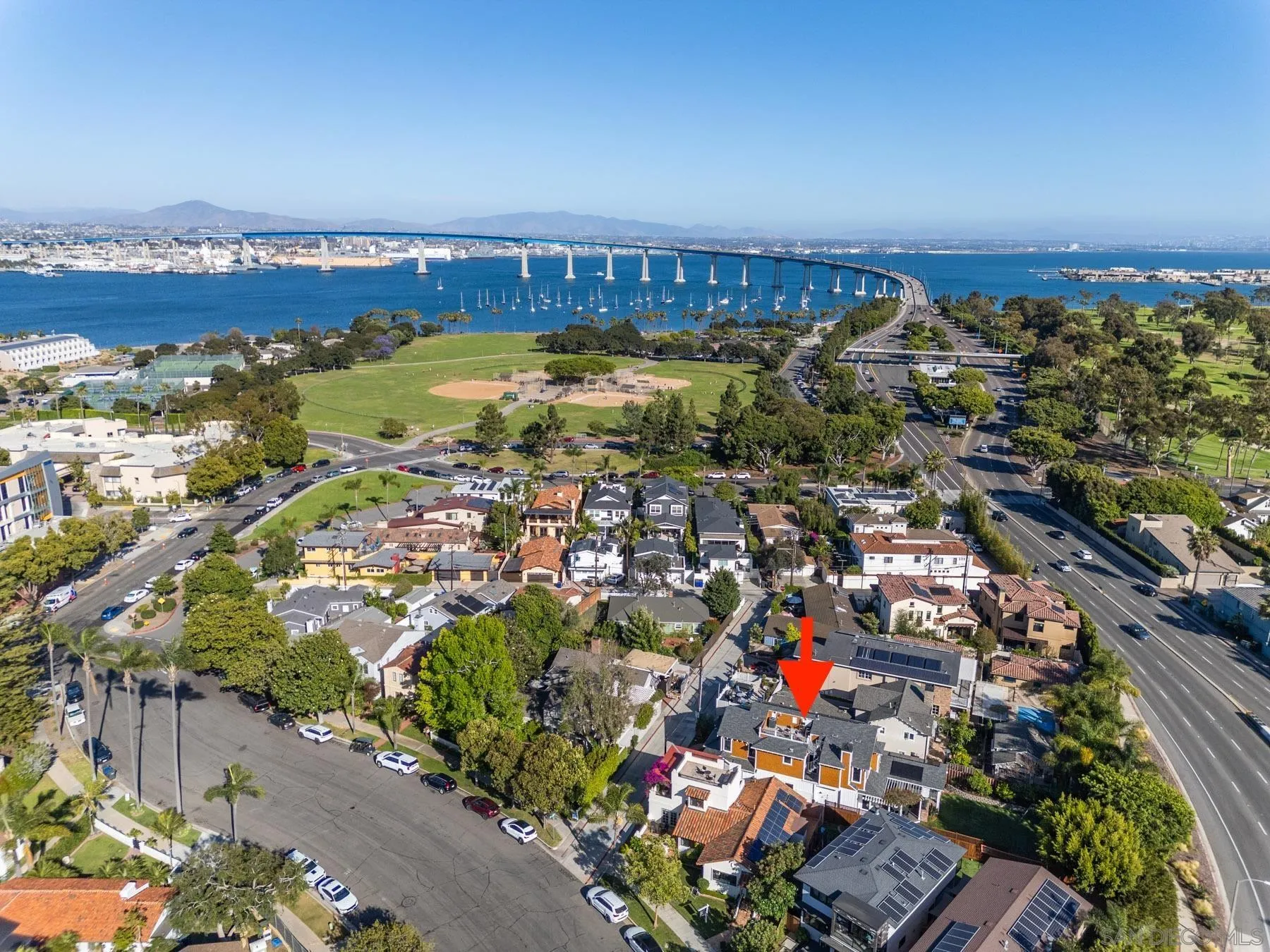 https://cdn.realtyfeed.com/cdn/127/260010199/b047f3980be86daf84dd1d5537088d06.webp