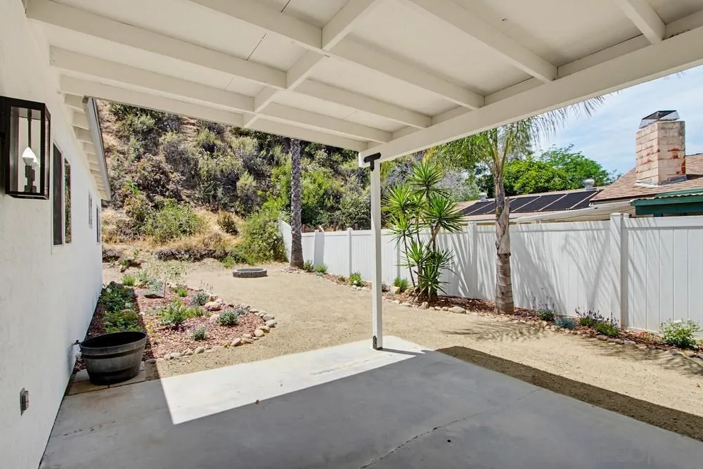 https://cdn.realtyfeed.com/cdn/127/260010204/358eb713c34f3fb9d64c40dd9b279725.webp