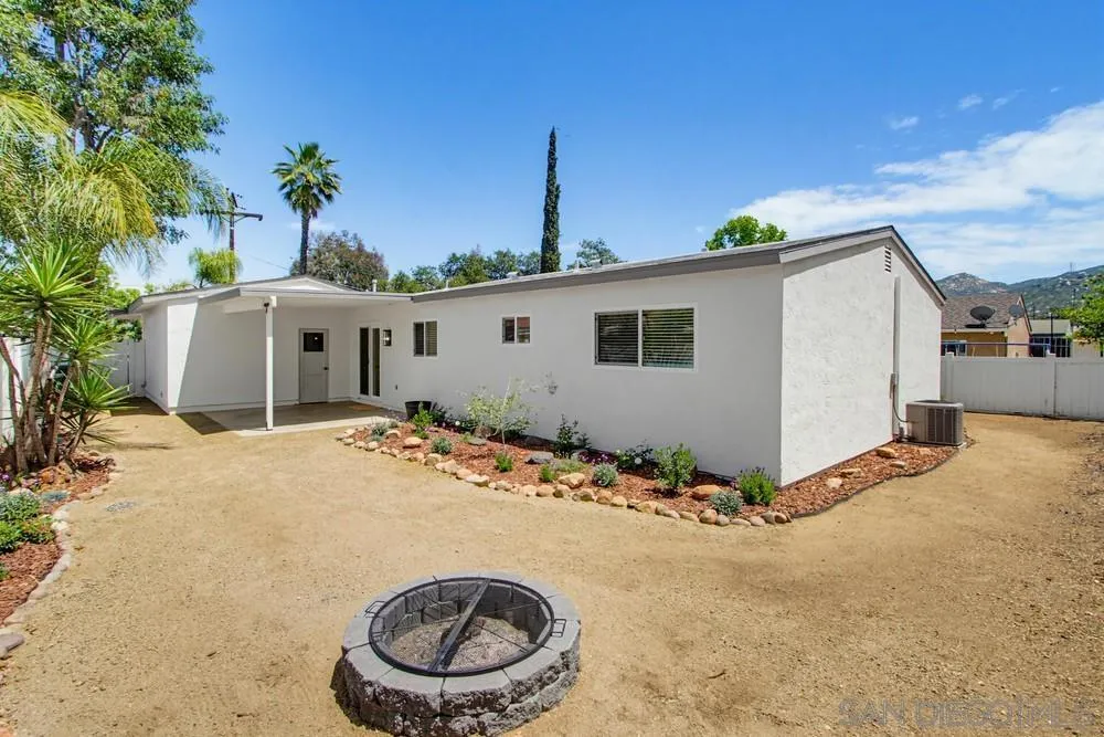 https://cdn.realtyfeed.com/cdn/127/260010204/f98bbca66e85b18e192f4e5e20e9501a.webp