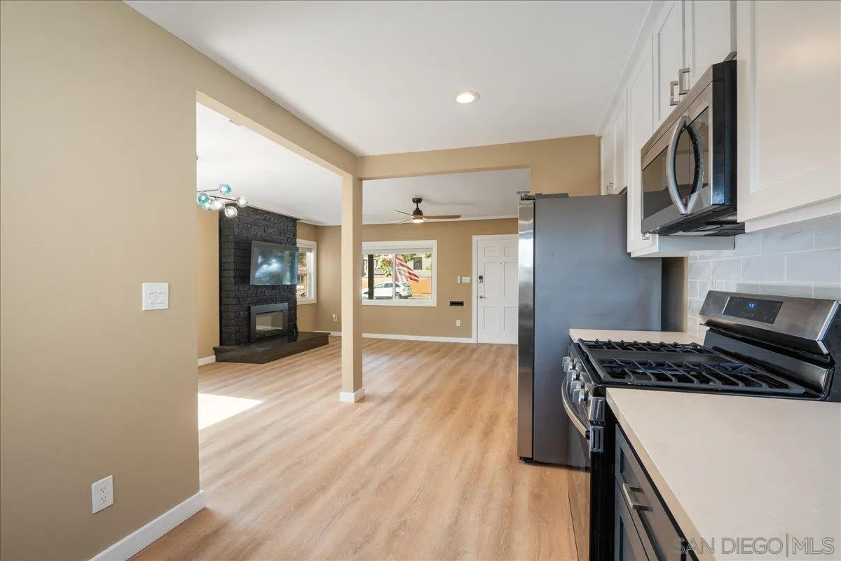https://cdn.realtyfeed.com/cdn/127/260010205/468826bddcb18f1855a0a4d9fb79e3d3.webp