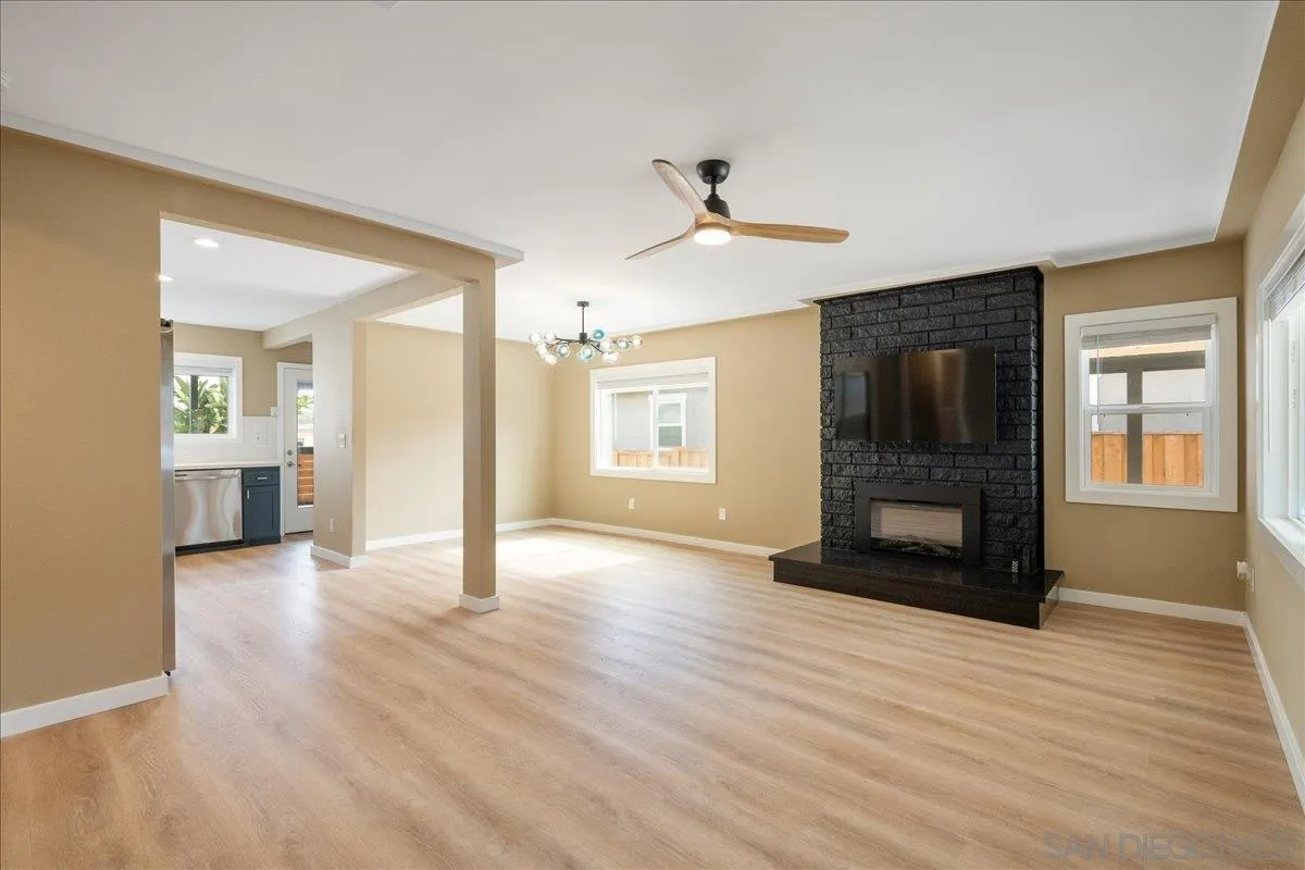 https://cdn.realtyfeed.com/cdn/127/260010205/54f6c5cc4a645ac4dfef2671e700f1ab.webp