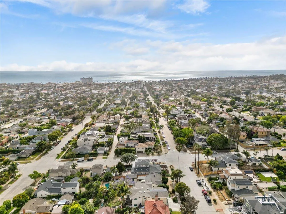 https://cdn.realtyfeed.com/cdn/127/260010205/6d3b8e43bb01d1e668035f7a90aa081b.webp