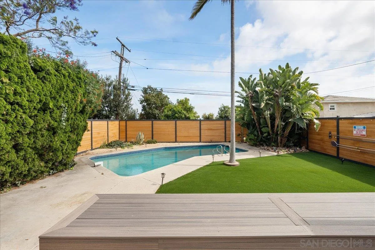 https://cdn.realtyfeed.com/cdn/127/260010205/71a388e4e61085d769b1466e1b4ac654.webp