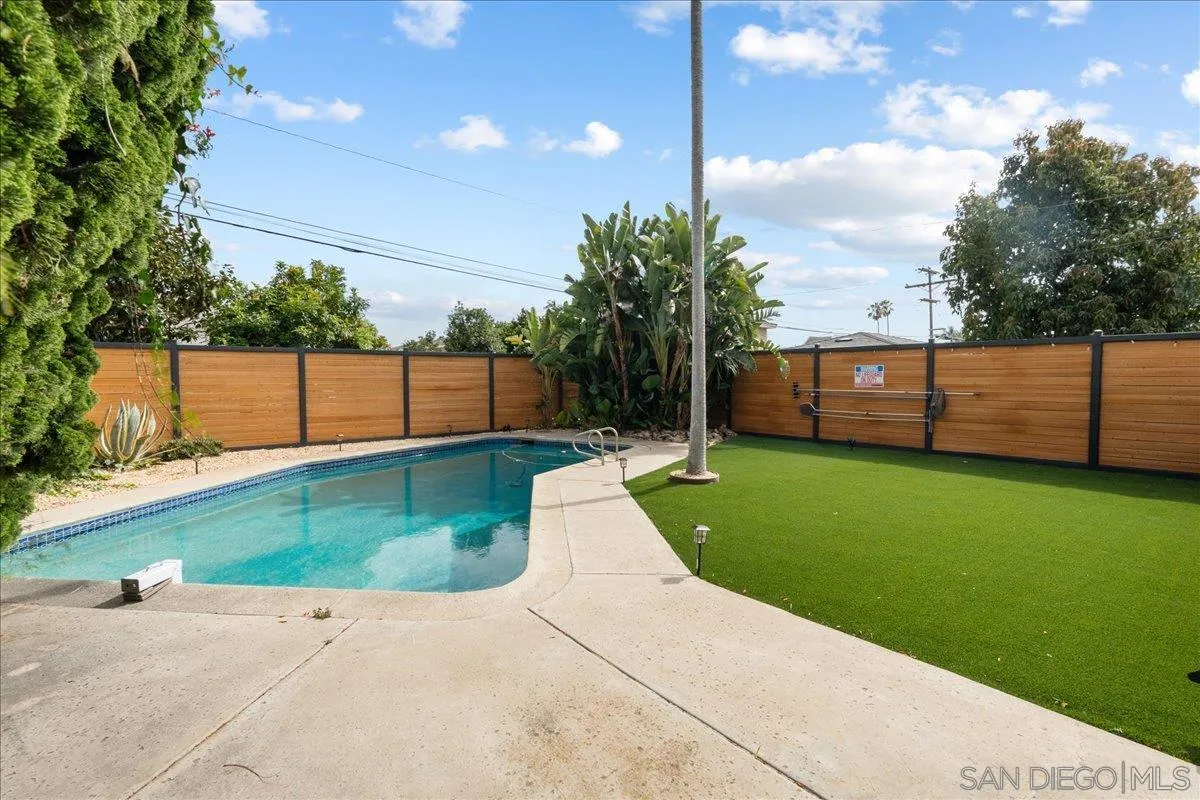 https://cdn.realtyfeed.com/cdn/127/260010205/b8a9d45b60df1f3244083db361739d6f.webp