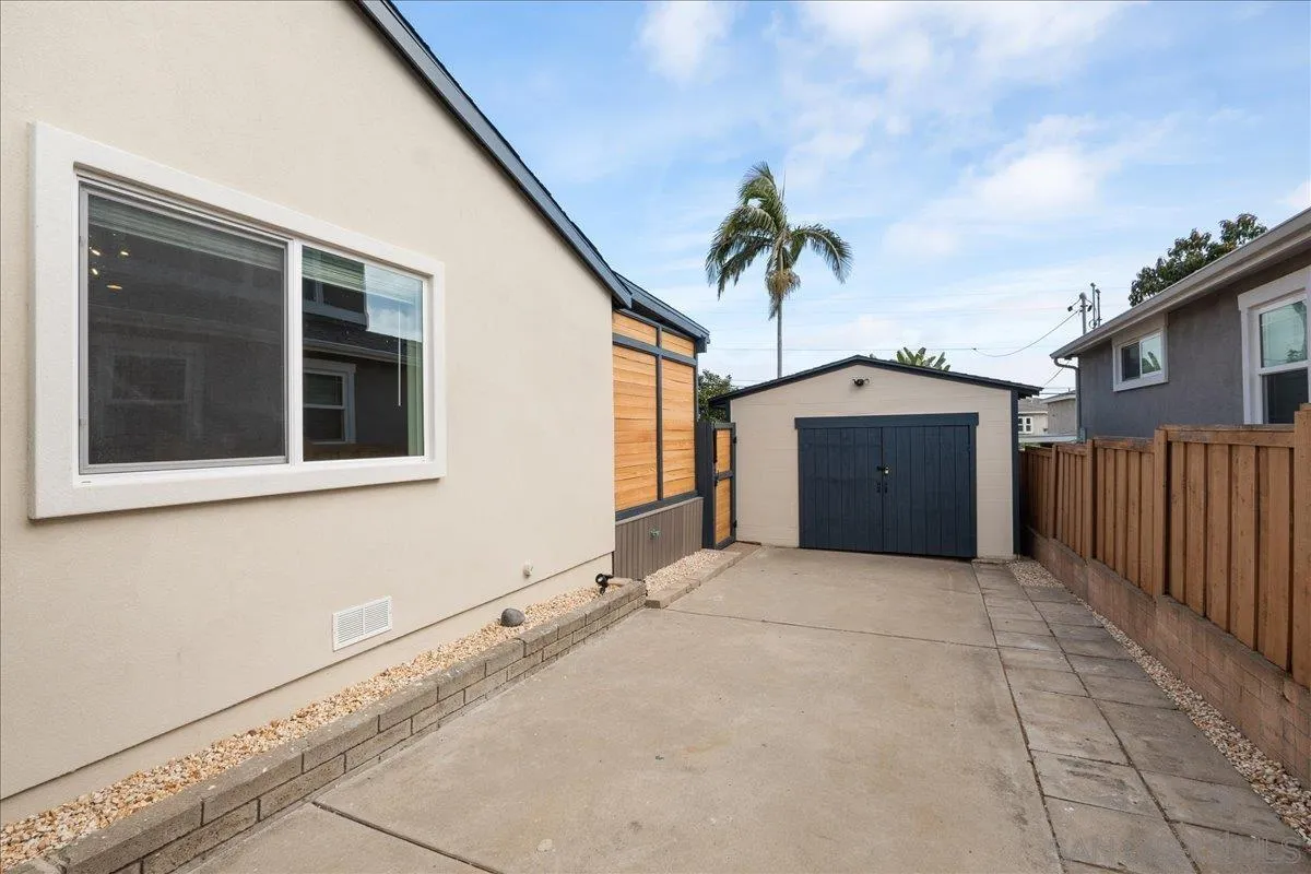 https://cdn.realtyfeed.com/cdn/127/260010205/badafa81b5d8a264453dd6b60edc05c2.webp