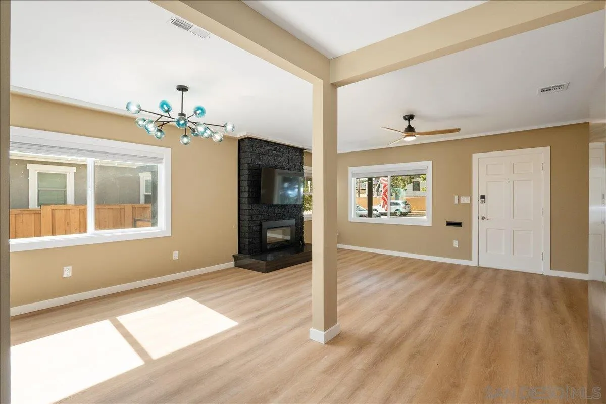 https://cdn.realtyfeed.com/cdn/127/260010205/d73e4255588fb2b8b80a48bac5a36962.webp
