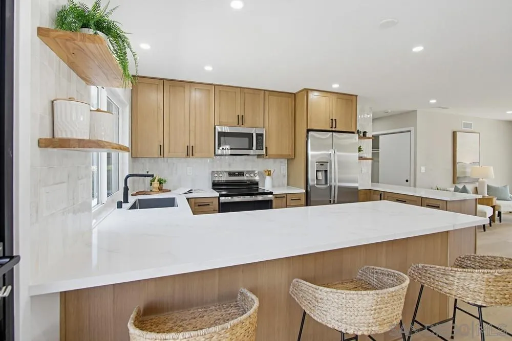 https://cdn.realtyfeed.com/cdn/127/260010206/33ed91b3fb2b17a4bf47f6a20154a5b1.webp