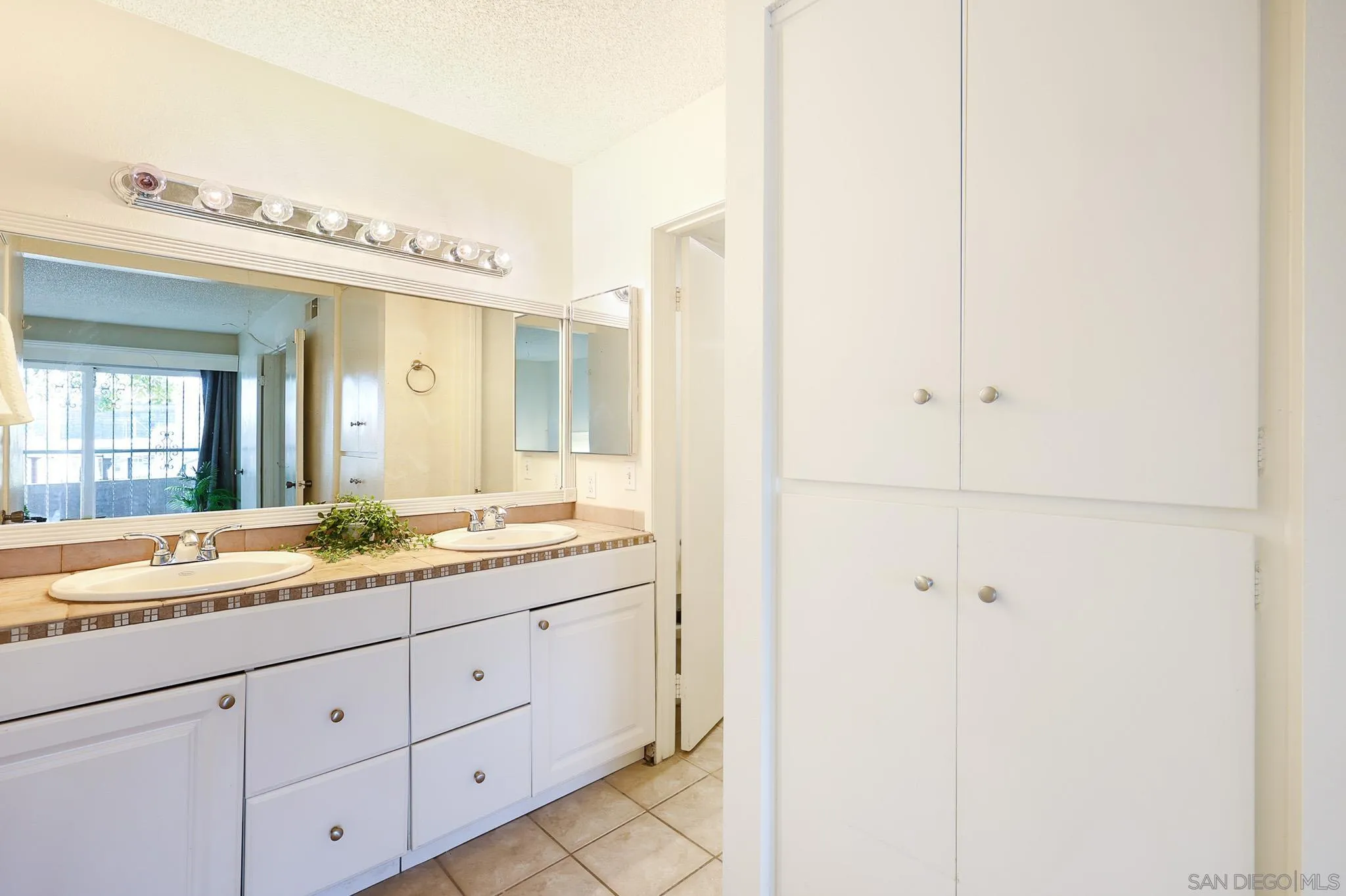 Photo #3: 260010207 Listing: Photo #3