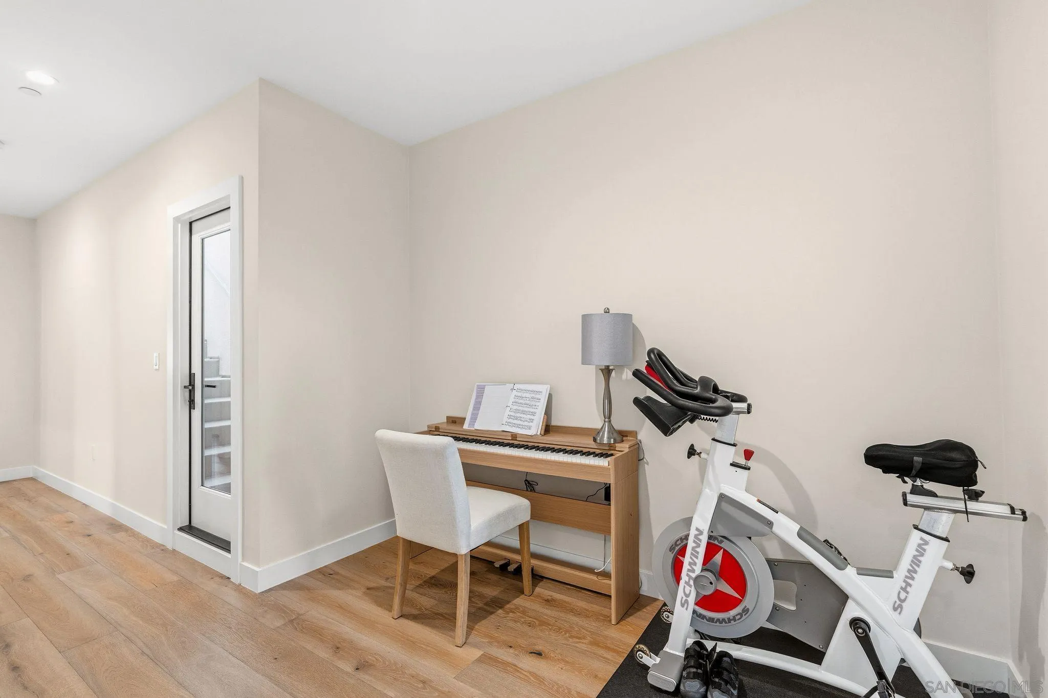 https://cdn.realtyfeed.com/cdn/127/260010211/1f54af3a550361c00a9e63150628c9bc.webp