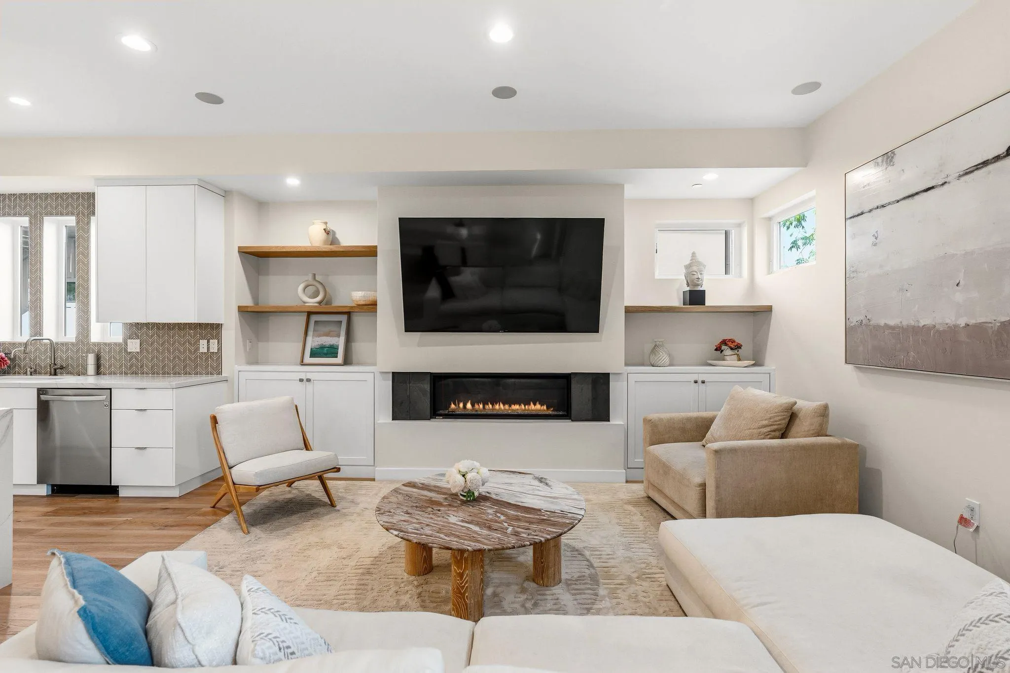 https://cdn.realtyfeed.com/cdn/127/260010211/8bd2fc78294388266cf9a3fa47348ead.webp