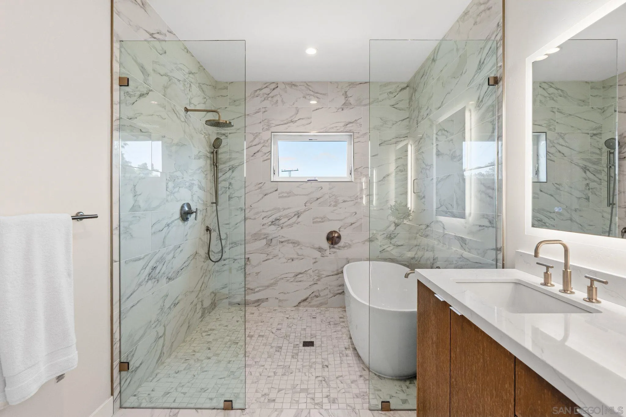 https://cdn.realtyfeed.com/cdn/127/260010211/9a107a70bbdf684105c6231abf8e2b9f.webp