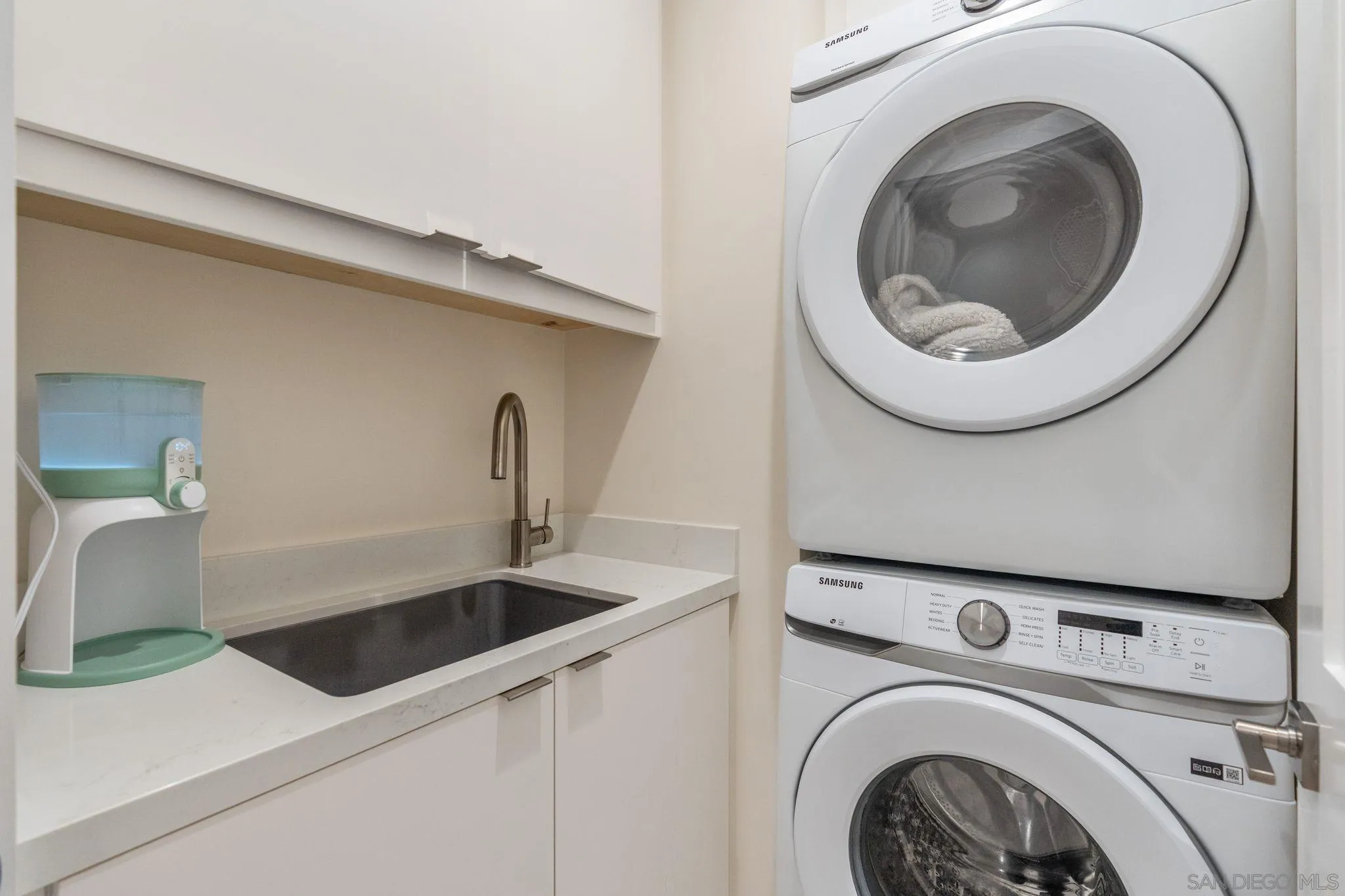 https://cdn.realtyfeed.com/cdn/127/260010211/c38af2998e89c38708c259b6d6c72843.webp