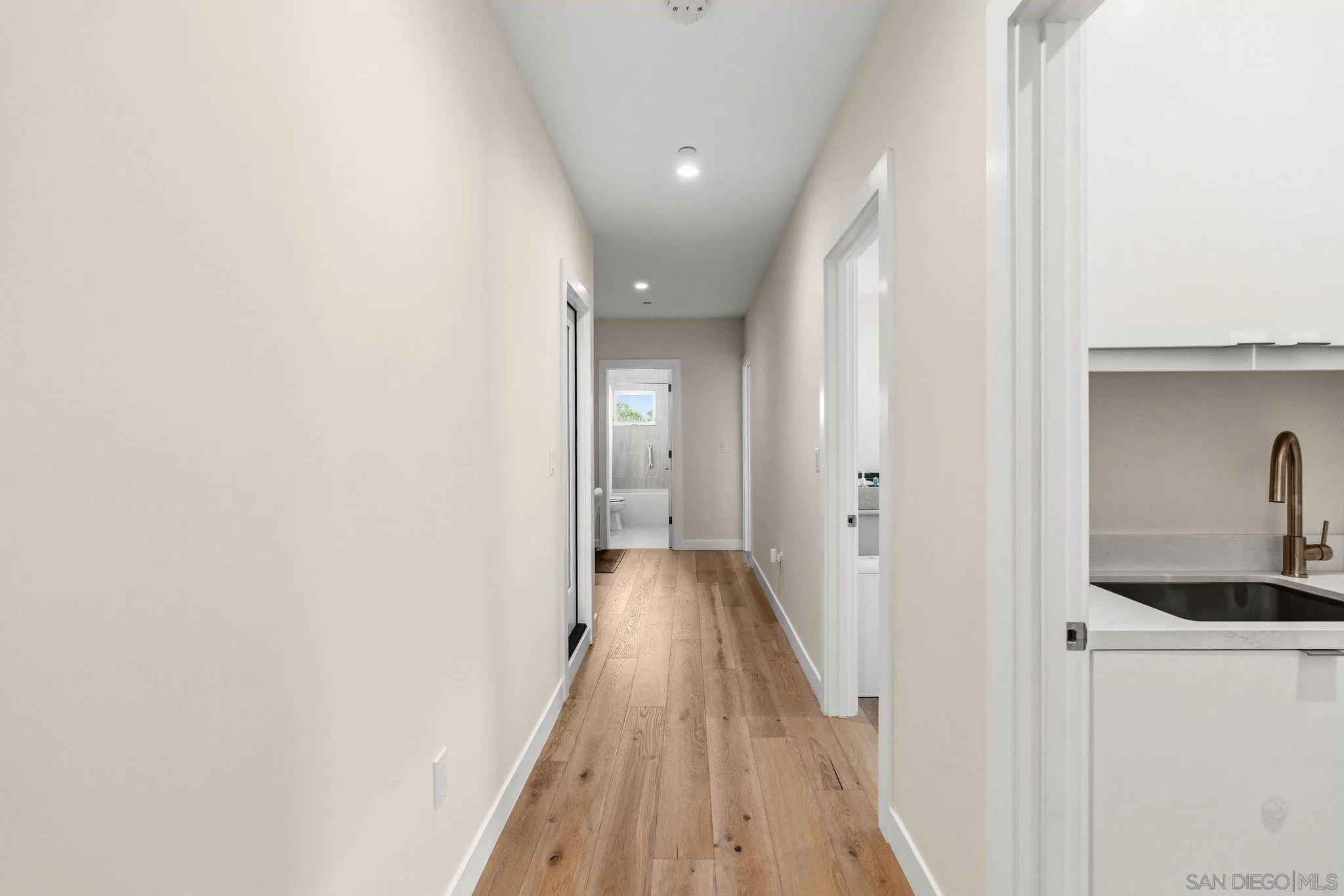 https://cdn.realtyfeed.com/cdn/127/260010211/d486f9a9771bd6321b1e55a833bf34db.webp