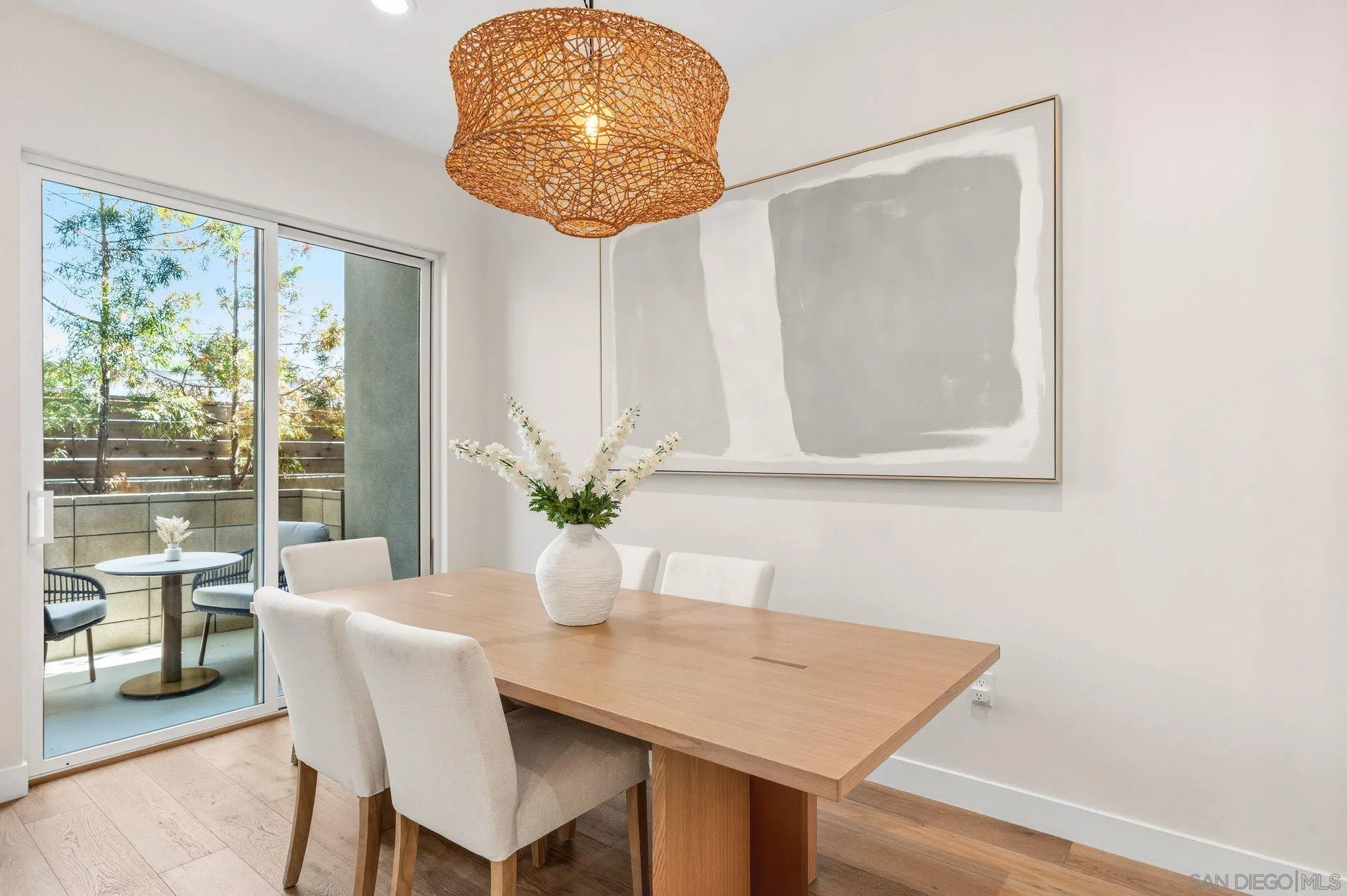 https://cdn.realtyfeed.com/cdn/127/260010211/f5a55d40c9bff7668bac5912ac7d6d57.webp