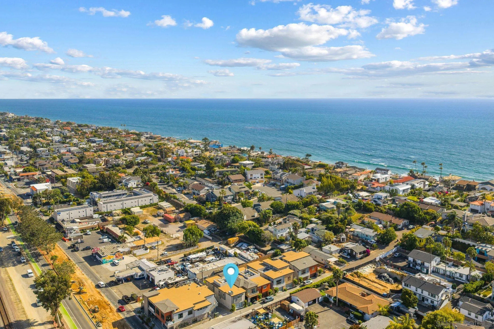 https://cdn.realtyfeed.com/cdn/127/260010211/f9cf53d08a610281b39bc0c5a40fabf8.webp