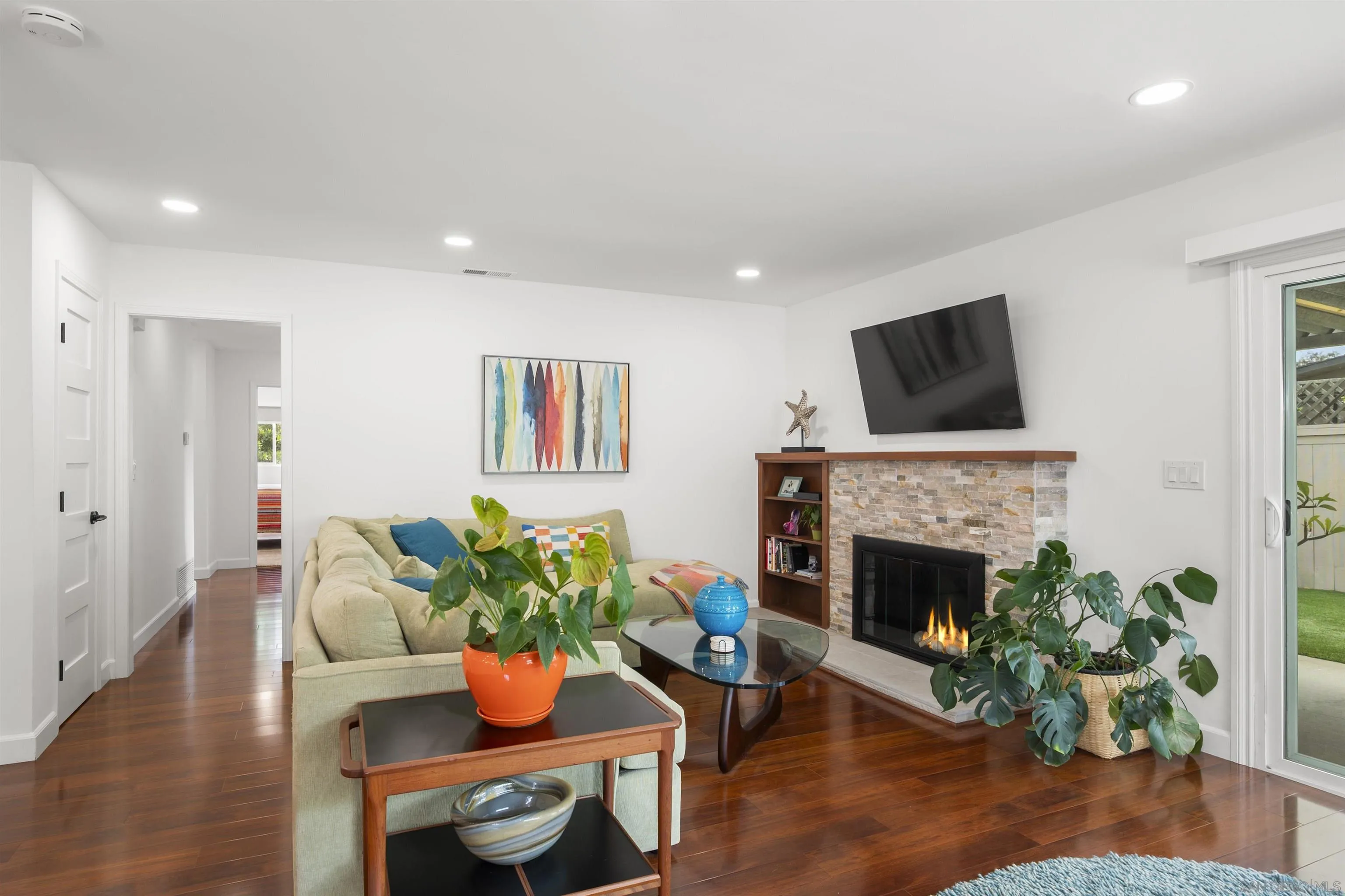 https://cdn.realtyfeed.com/cdn/127/260010212/06c84c2bd52e7ac5dadac0c431644155.webp