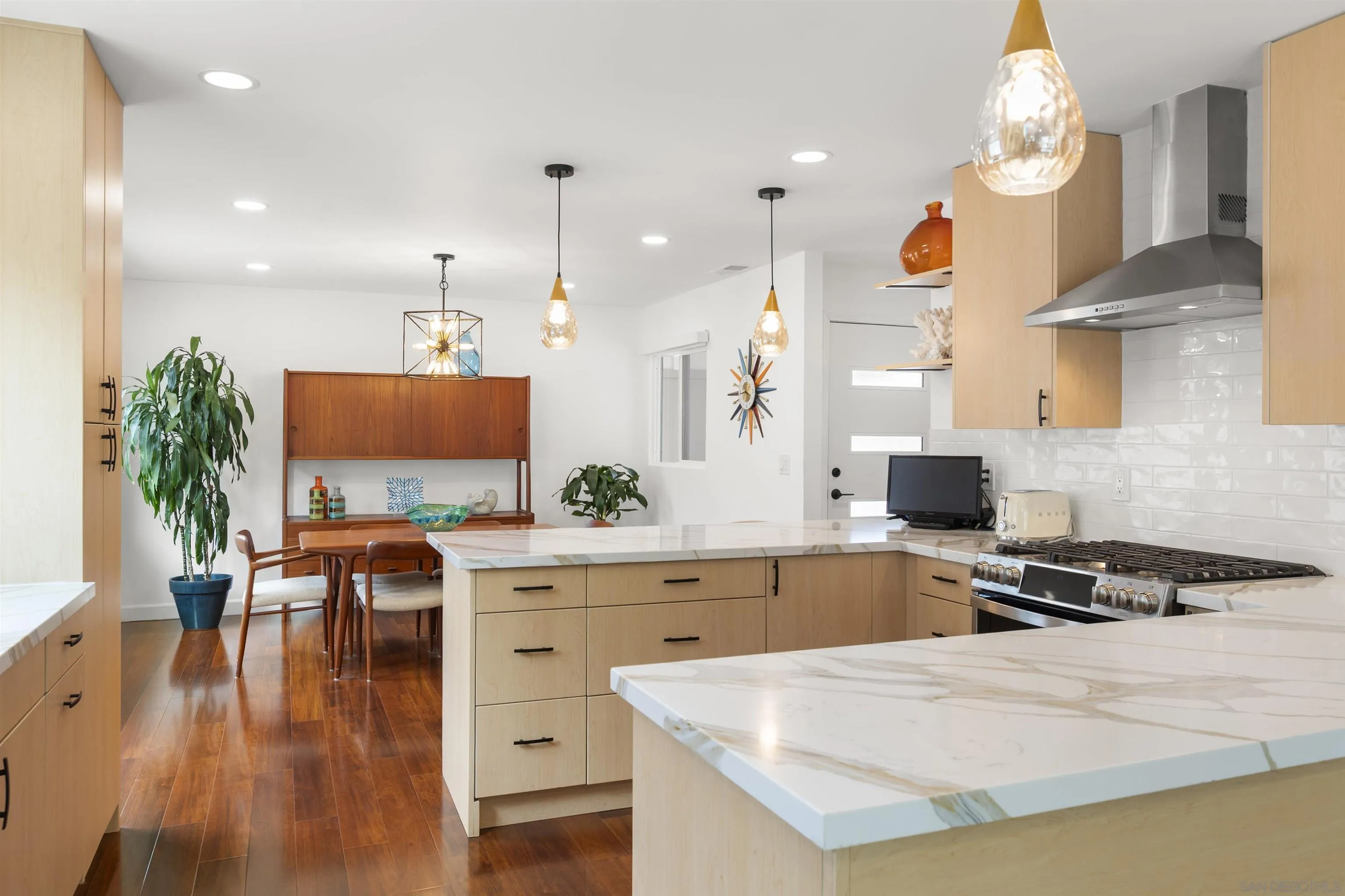 https://cdn.realtyfeed.com/cdn/127/260010212/66dcbcbb2274bf15dc9204c567a729eb.webp