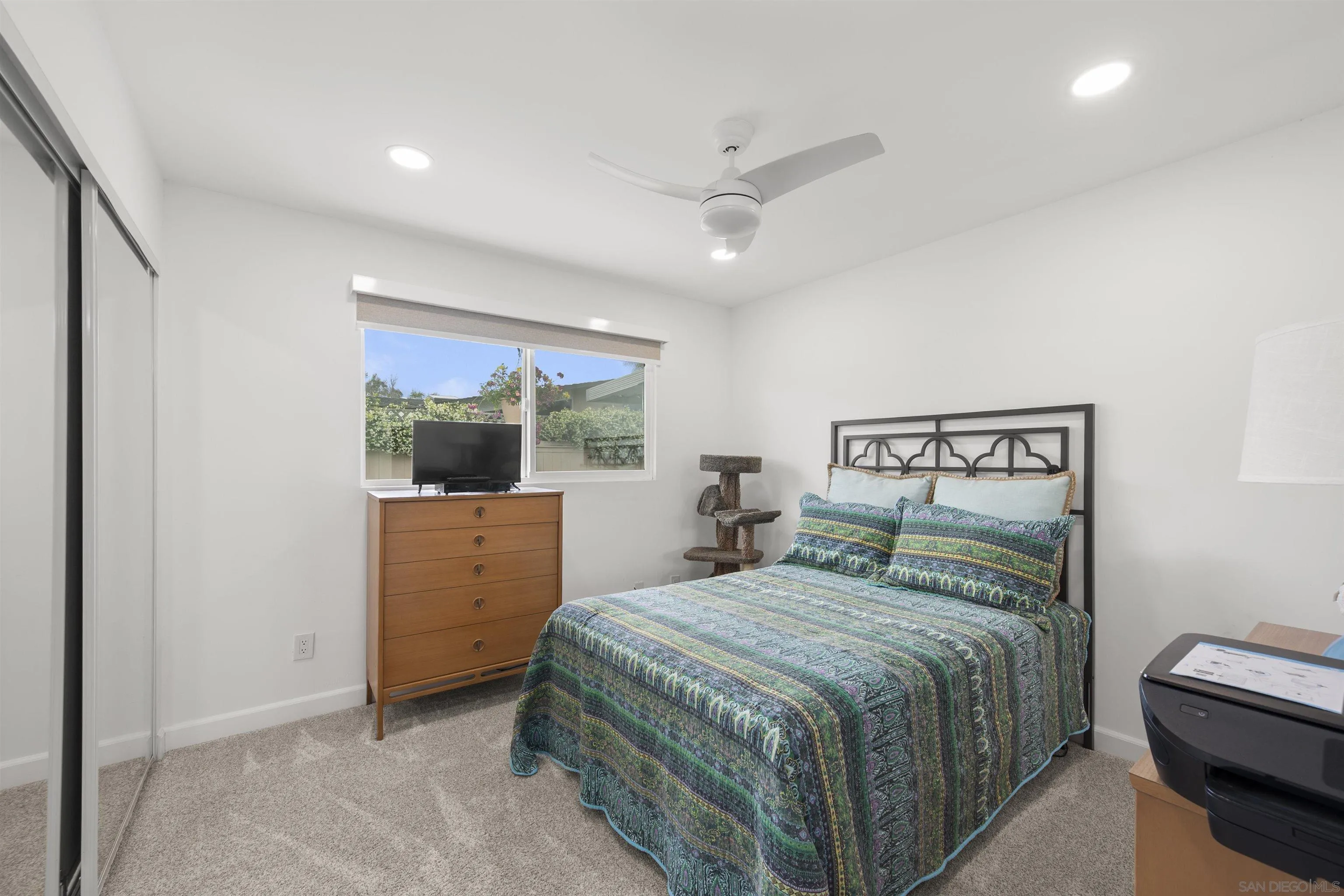 https://cdn.realtyfeed.com/cdn/127/260010212/e9ef272d7411d2680061bb3941207b64.webp