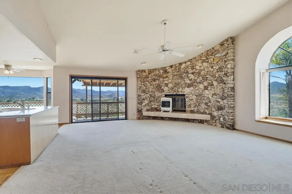 https://cdn.realtyfeed.com/cdn/127/260010214/856431e31411c17033041ec30262f3ac.webp