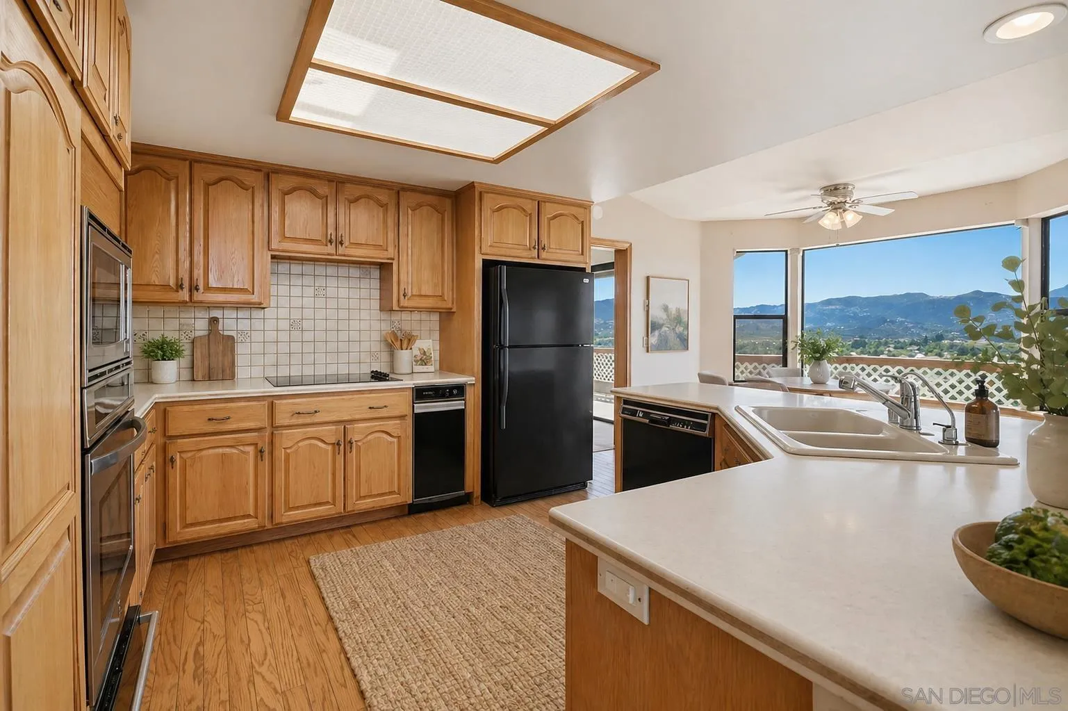 https://cdn.realtyfeed.com/cdn/127/260010214/d7225b14567be461970a335ab79adcdd.webp