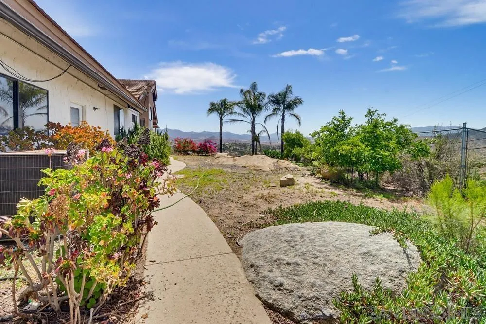 https://cdn.realtyfeed.com/cdn/127/260010214/d89eeab9315057ab64f136734acc9a67.webp