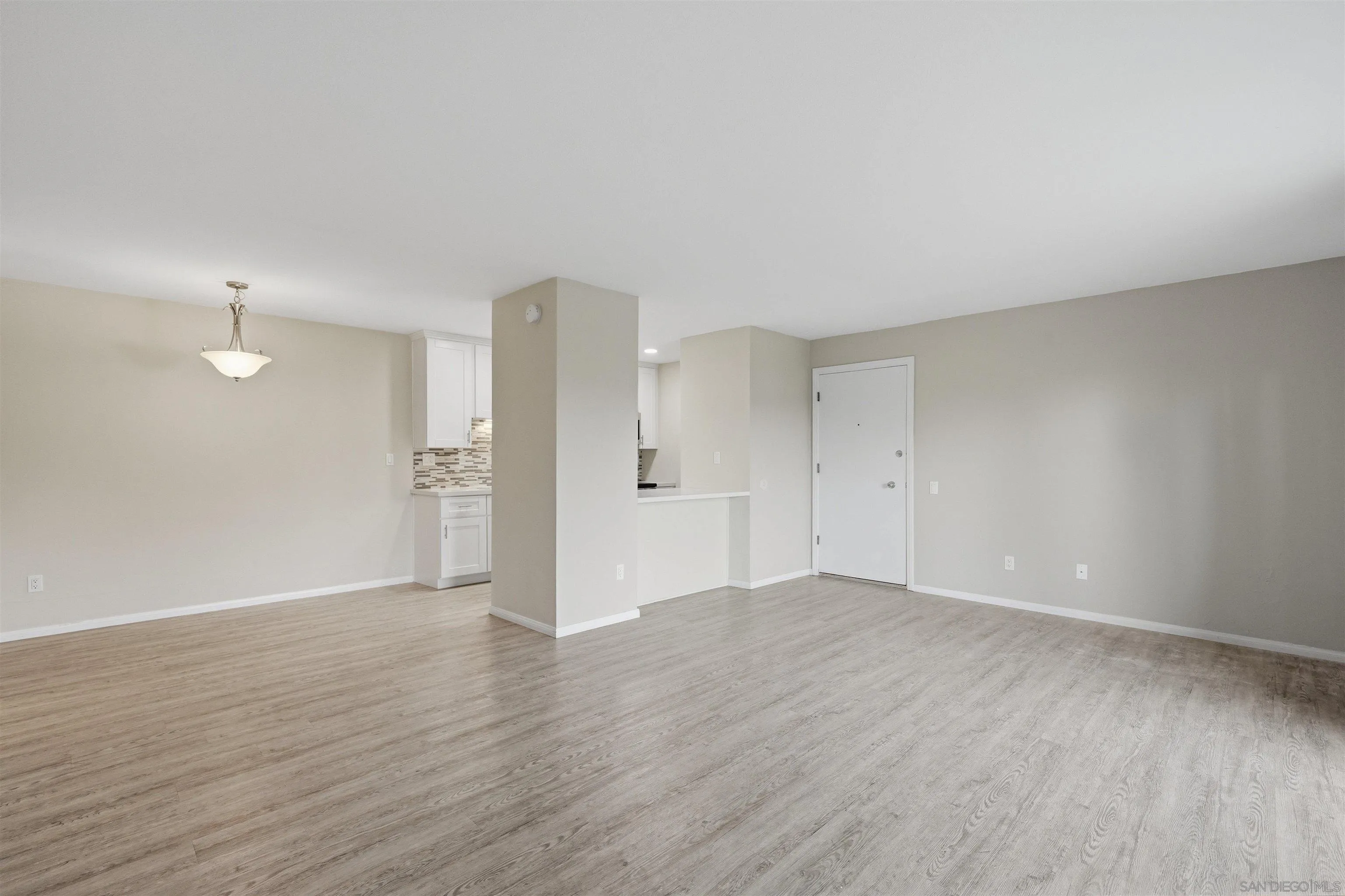 Photo #4: 260010216 Listing: Photo #4