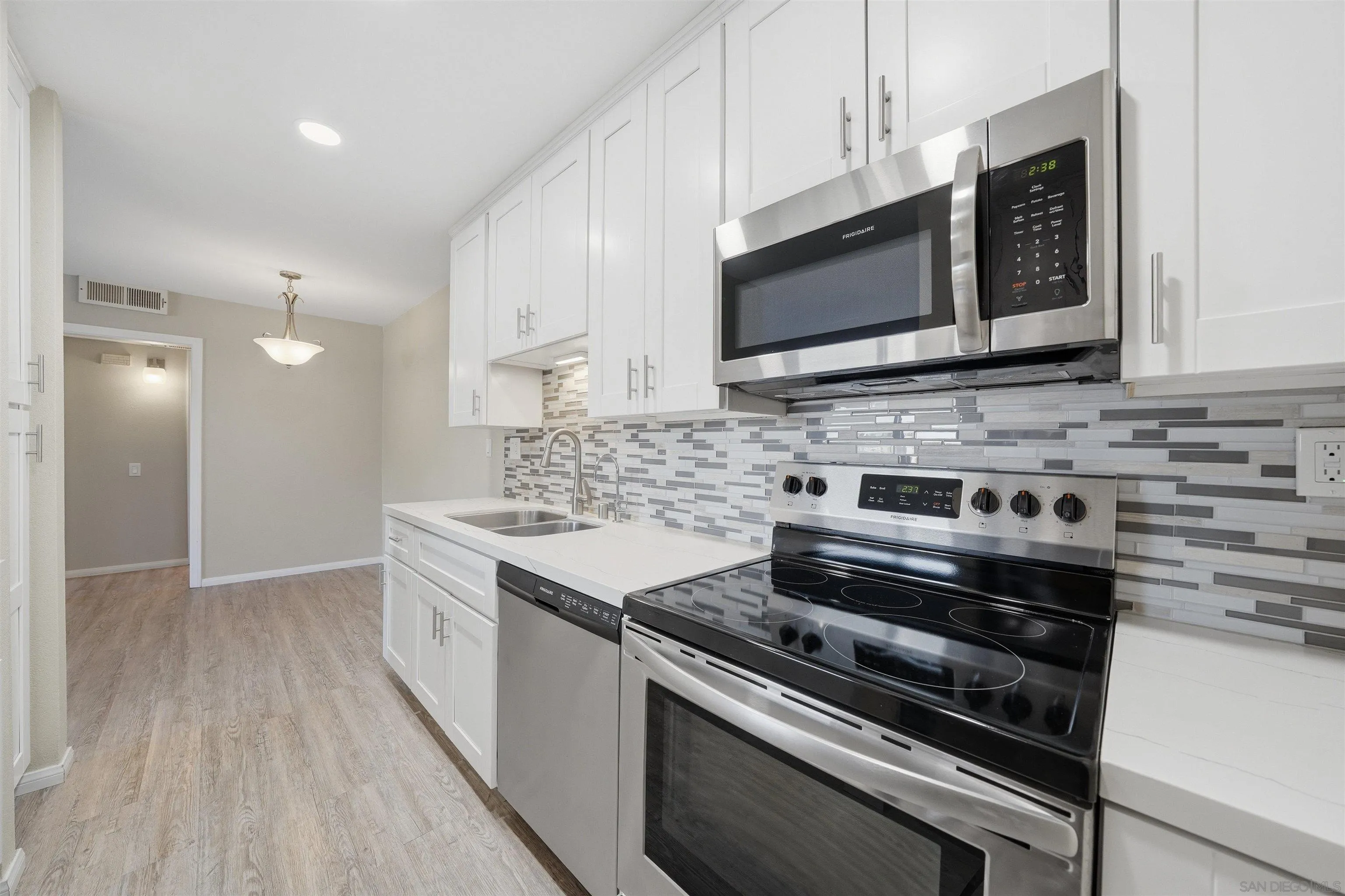 Photo #7: 260010216 Listing: Photo #7