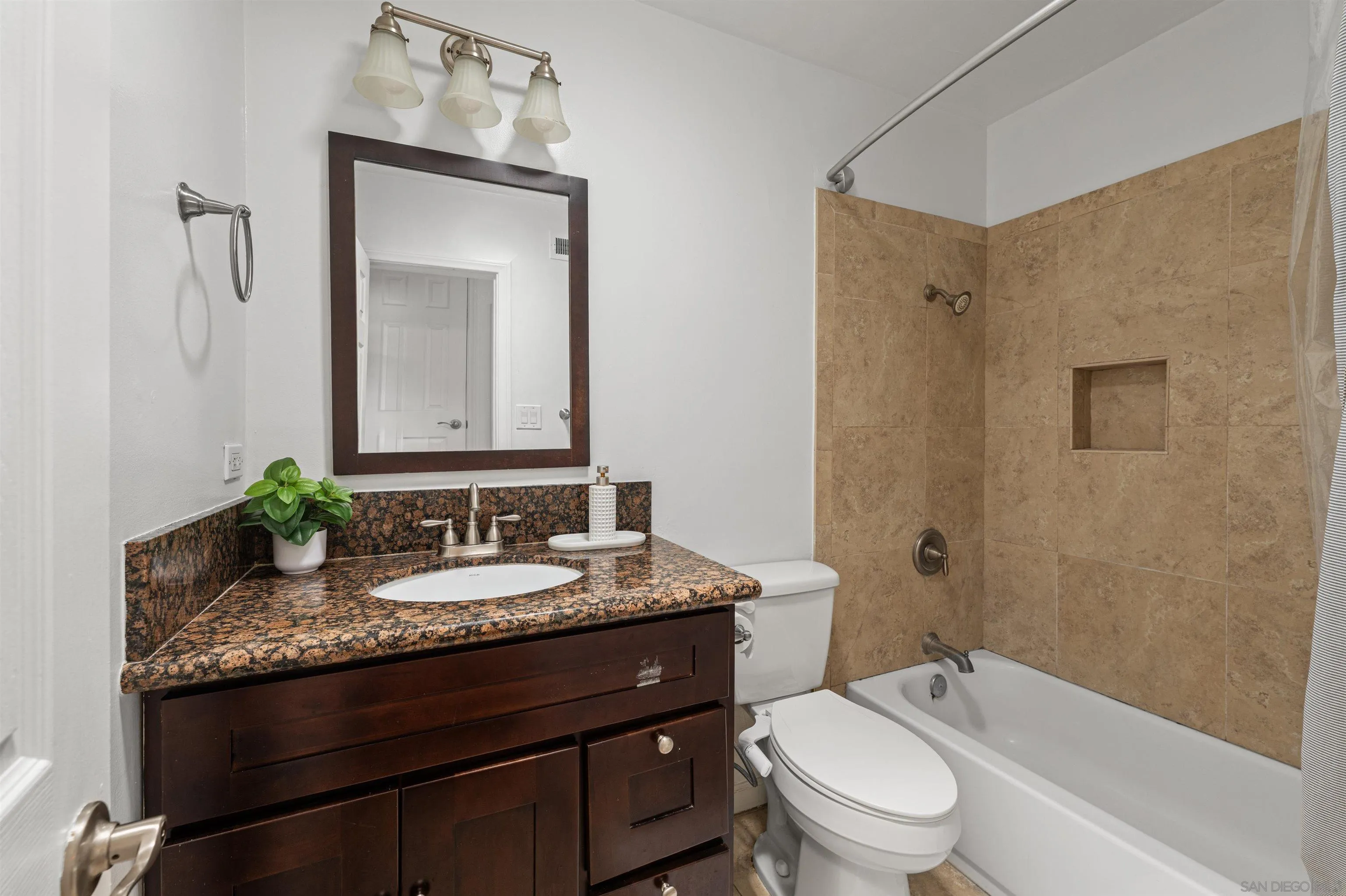 https://cdn.realtyfeed.com/cdn/127/260010219/0a897ef8c33e9296624b258e8ae17a20.webp