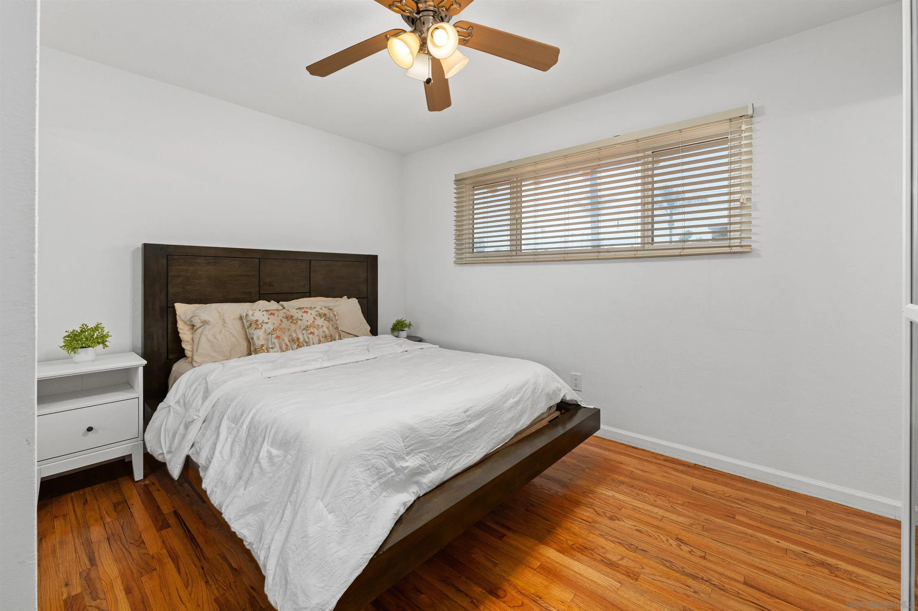 https://cdn.realtyfeed.com/cdn/127/260010219/17dd48b0835586ab6a573eff8d8b7b12.webp