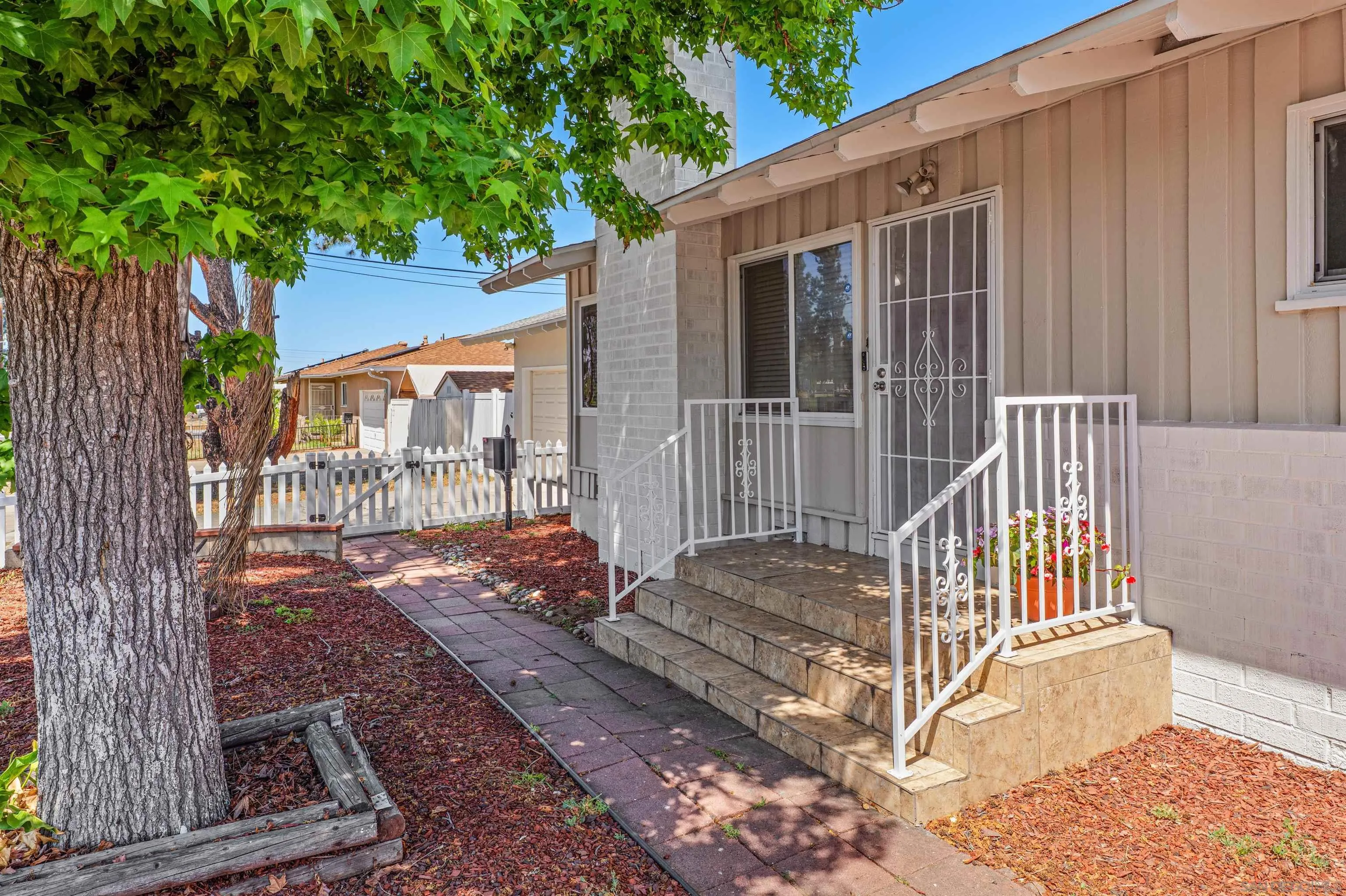 https://cdn.realtyfeed.com/cdn/127/260010219/9e74eae6cf1b552ba7b580bc3035245d.webp