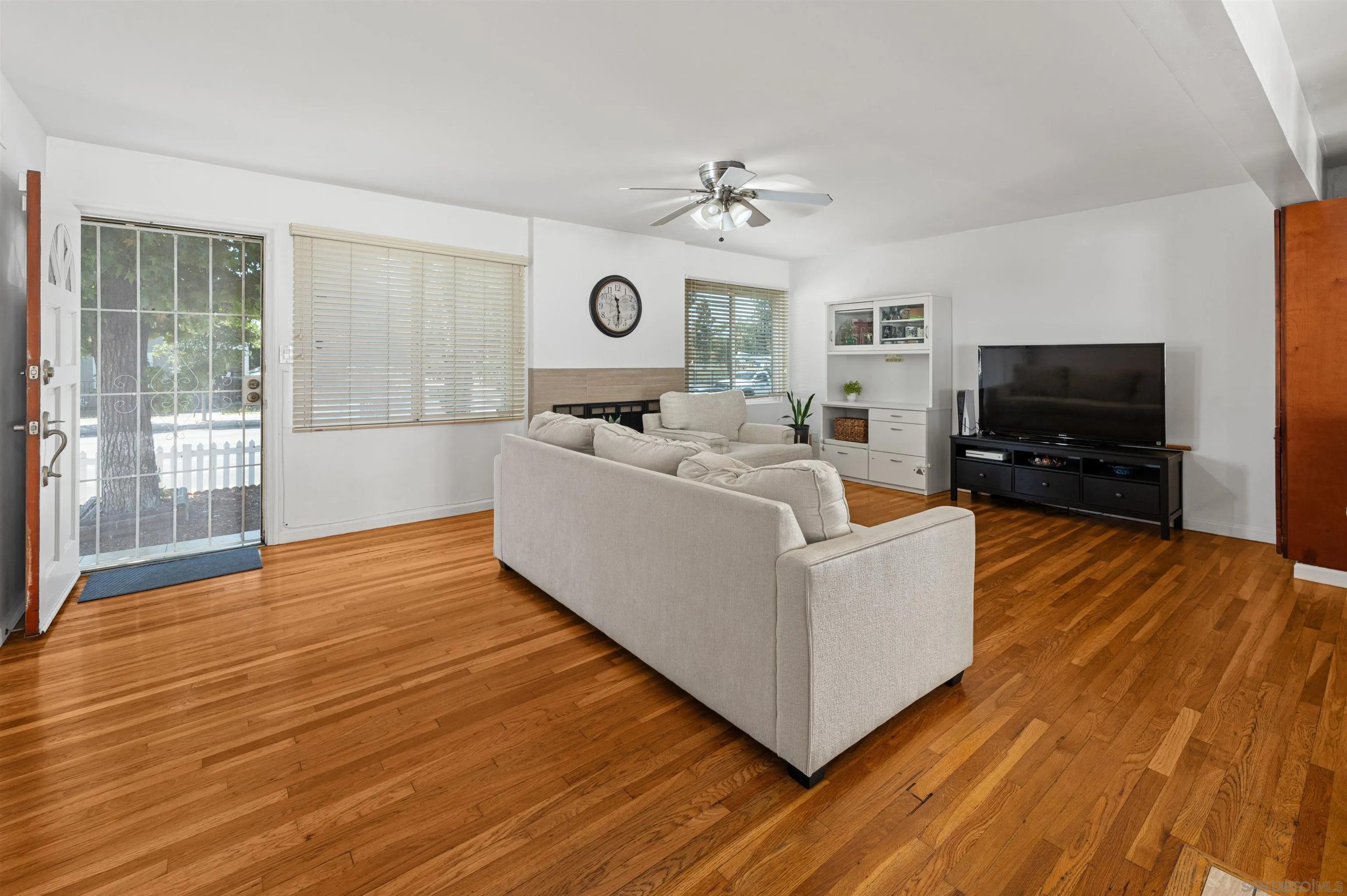 https://cdn.realtyfeed.com/cdn/127/260010219/e898f35f7575ae6d056ee5b558c7a83e.webp